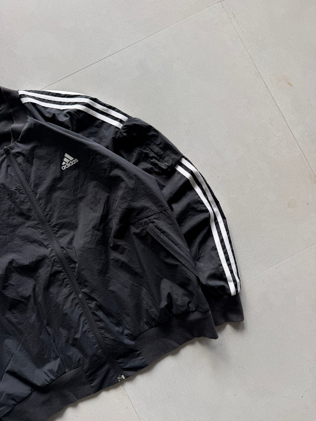 ADIDAS STRIPED JACKET - XL