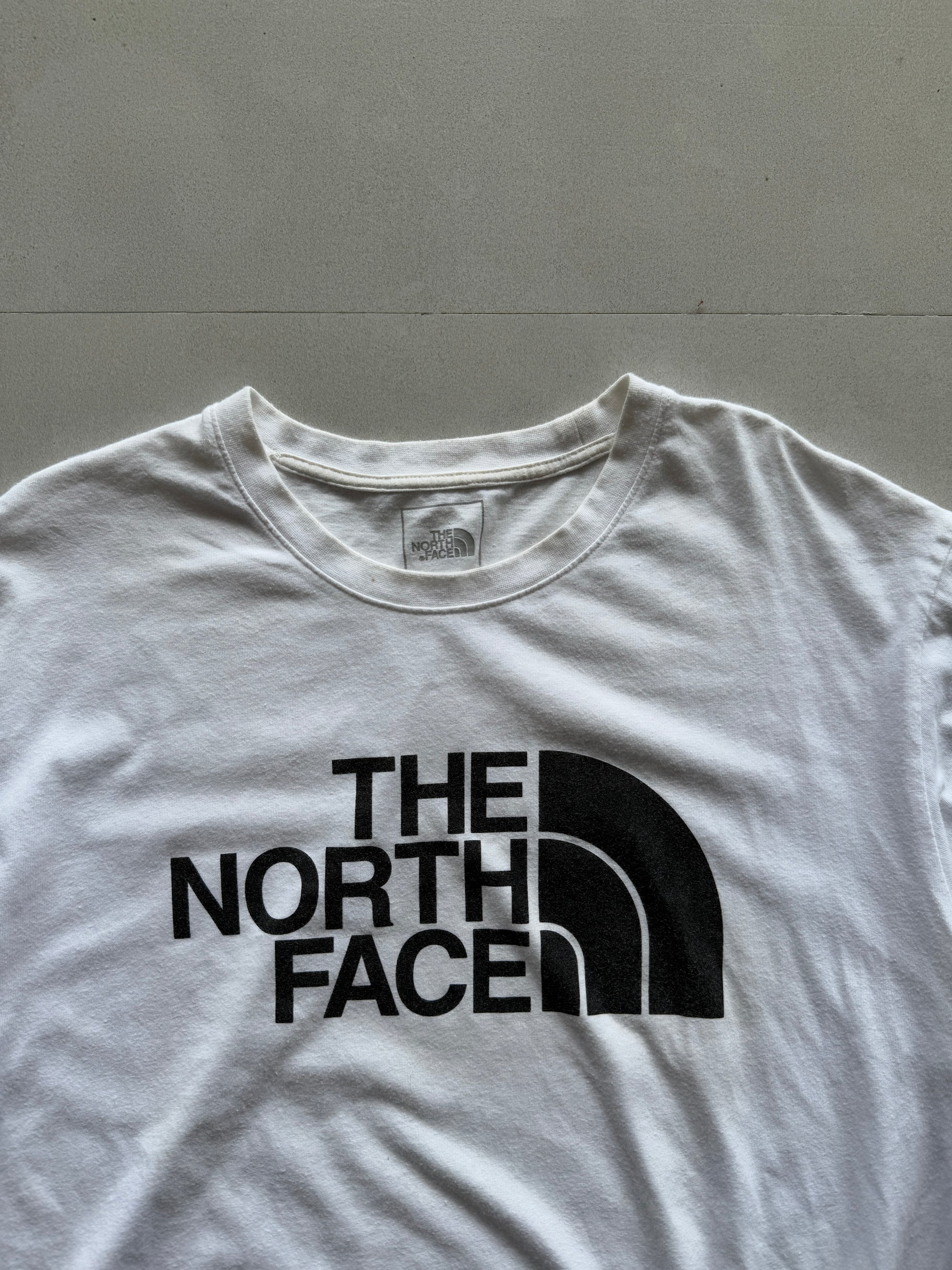 THE NORTH FACE BIG LOGO TEE - L