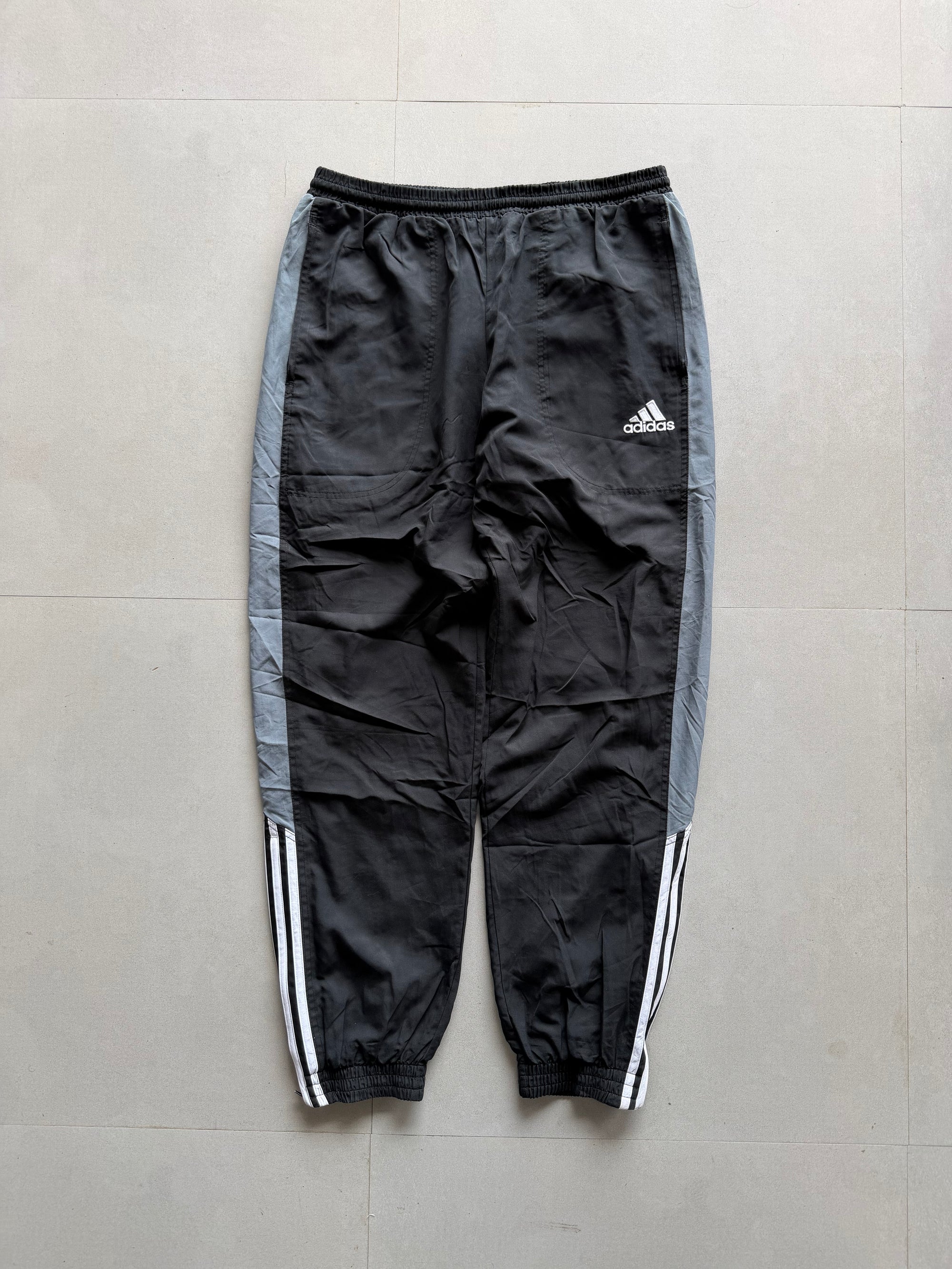 ADIDAS STRIPED TRACK PANT10 - M