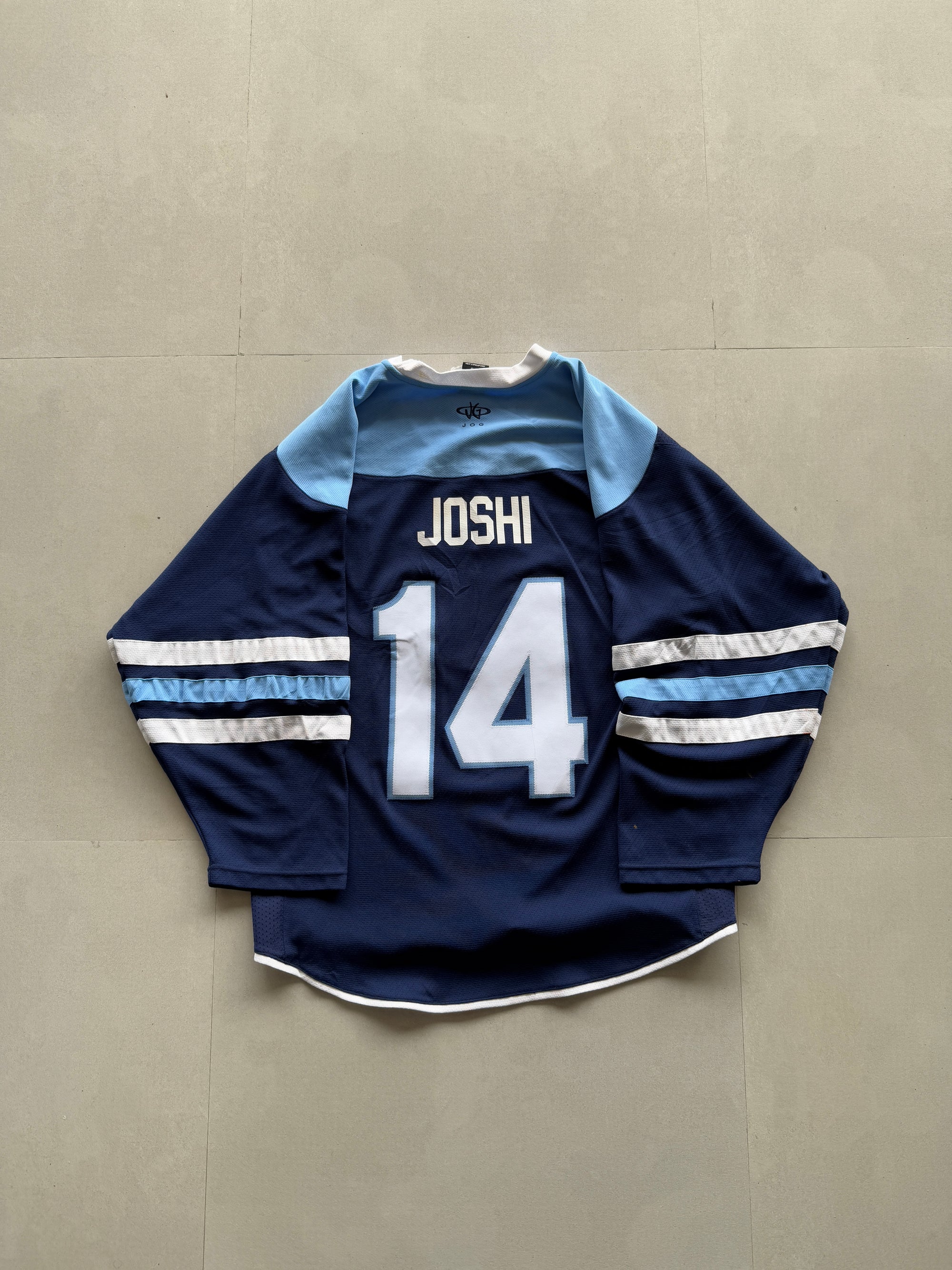 VINTAGE HOCKEY JERSEY- XL