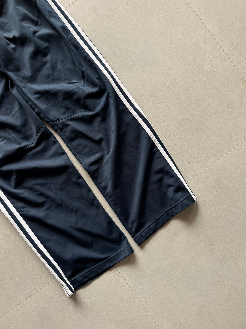 ADIDAS STRIPED TRACK PANT16 - M