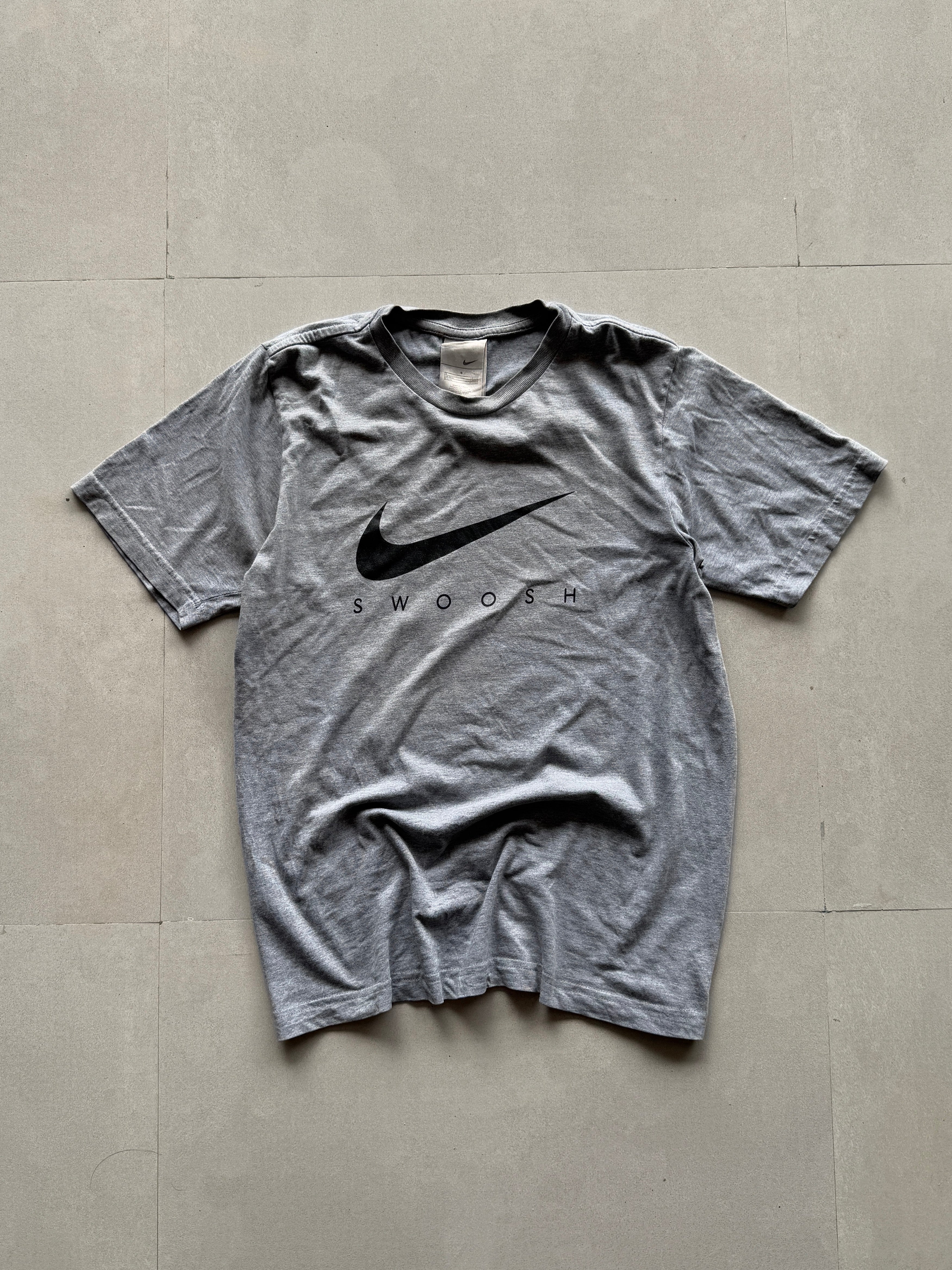 00s NIKE SWOOSH TEE - M – Aged Arc