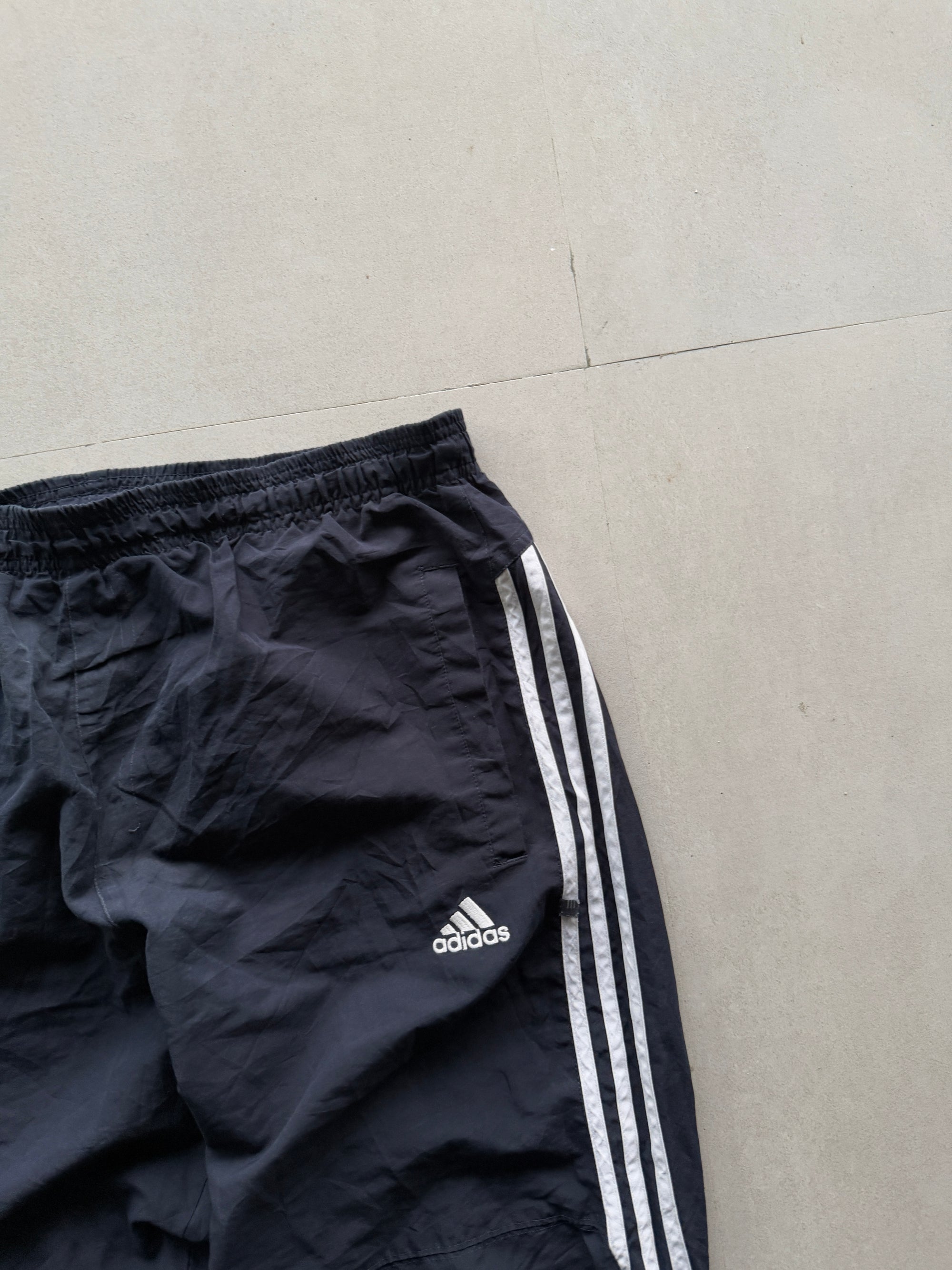 ADIDAS DARK BLUE STRIPED TRACK - L