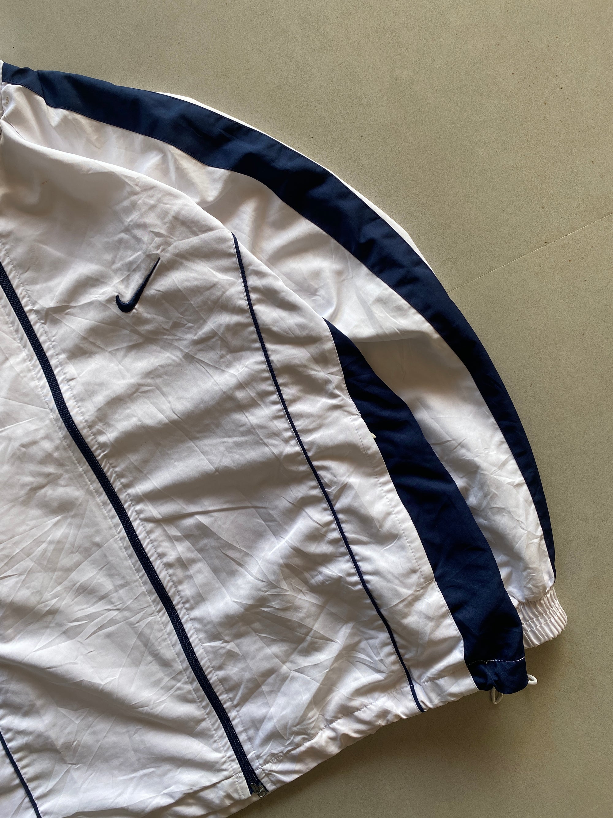 VINTAGE NIKE JACKET - L
