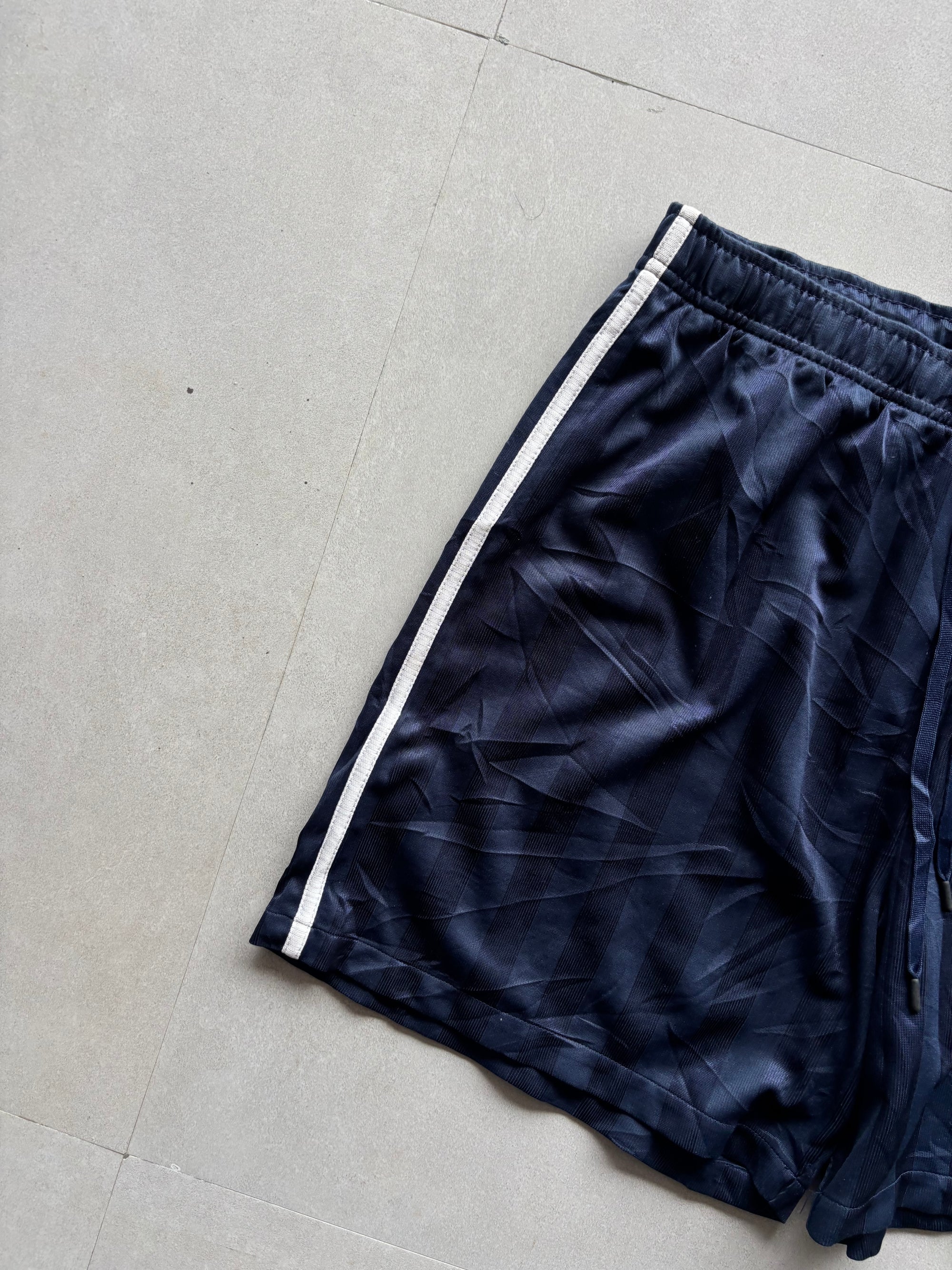 NIKE BLUE SHORTS - M