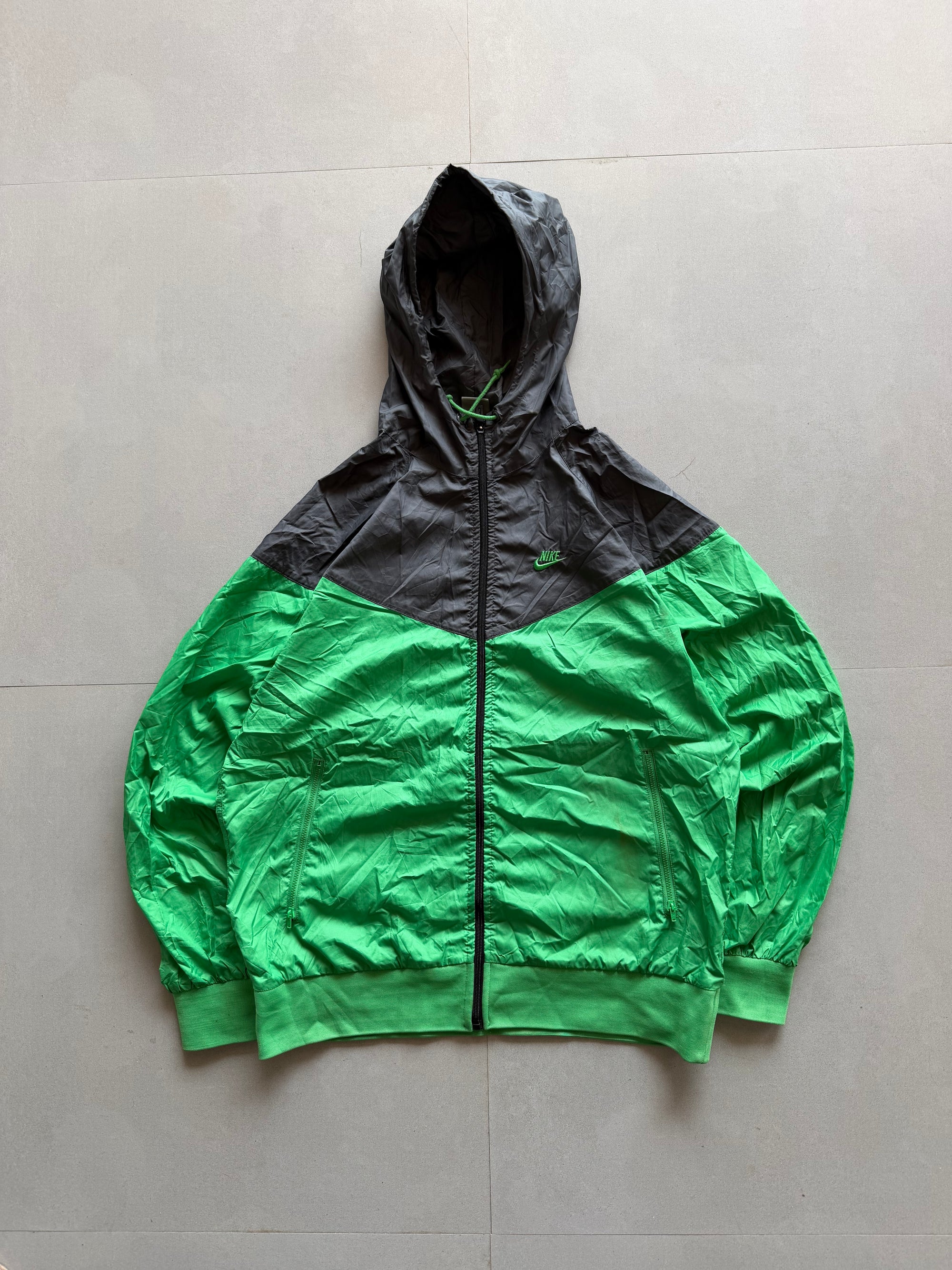 VINTAGE NIKE HOODED JACKET -