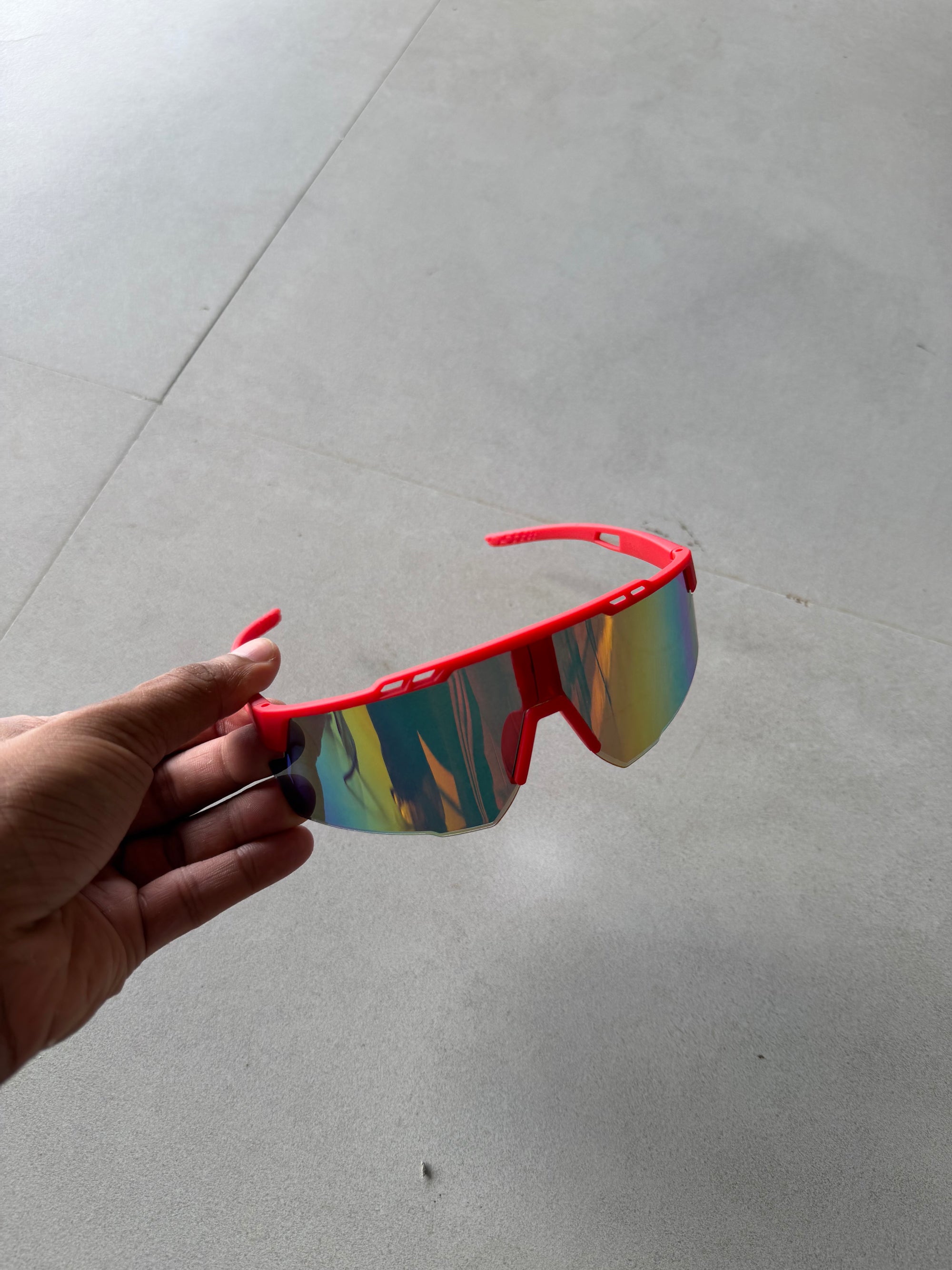 UV PROTECTED SPORTS GOGGLES