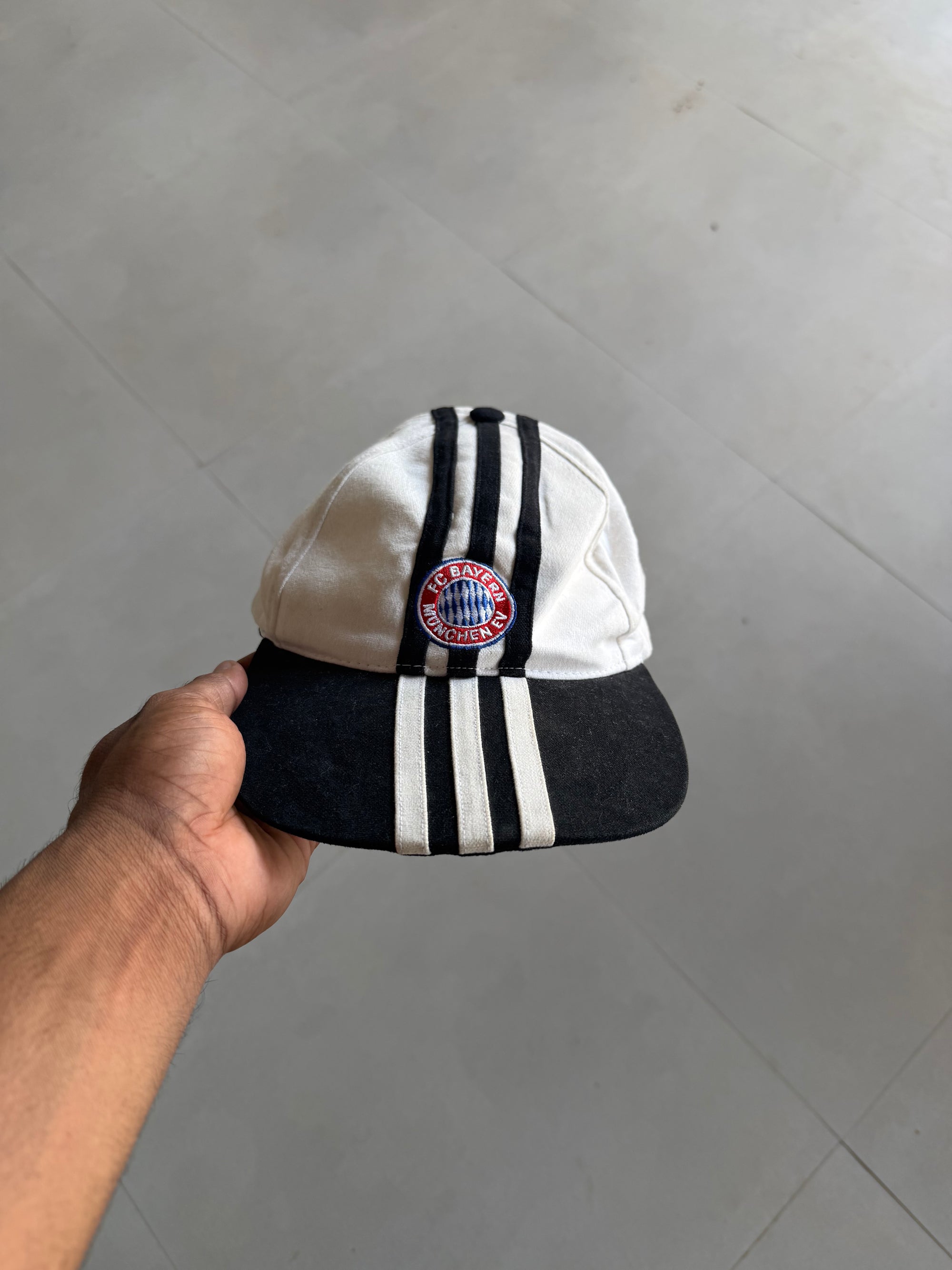 VINATGE ADIDAS BAYERN CAP