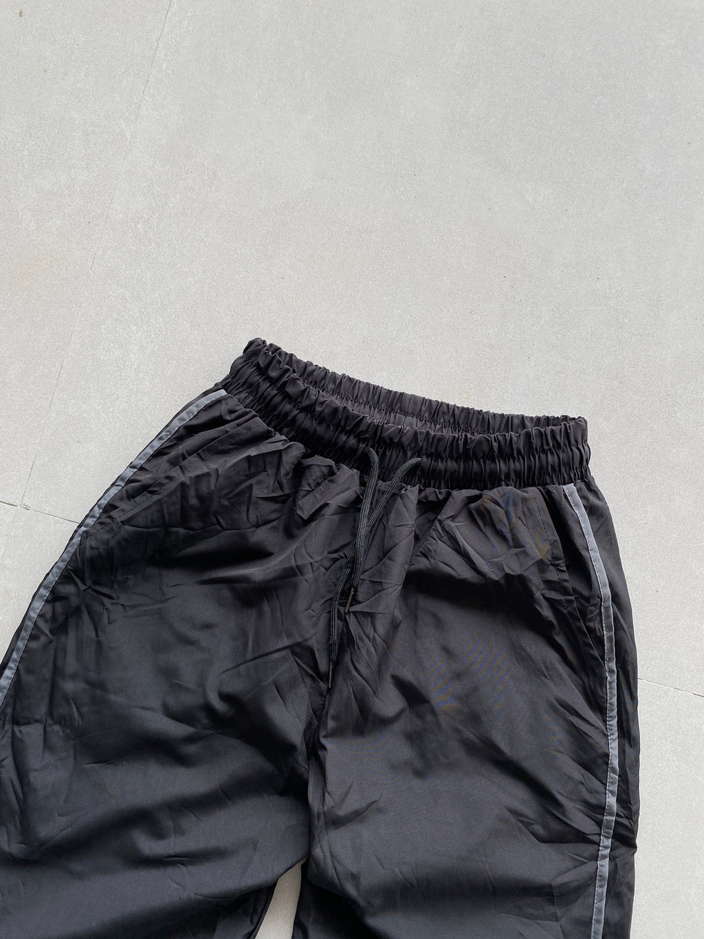 BAGGY TRACK PANTS