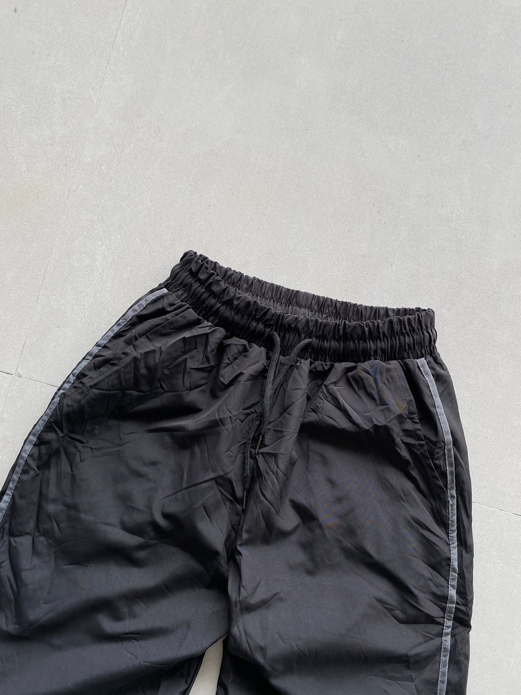 BAGGY TRACK PANTS