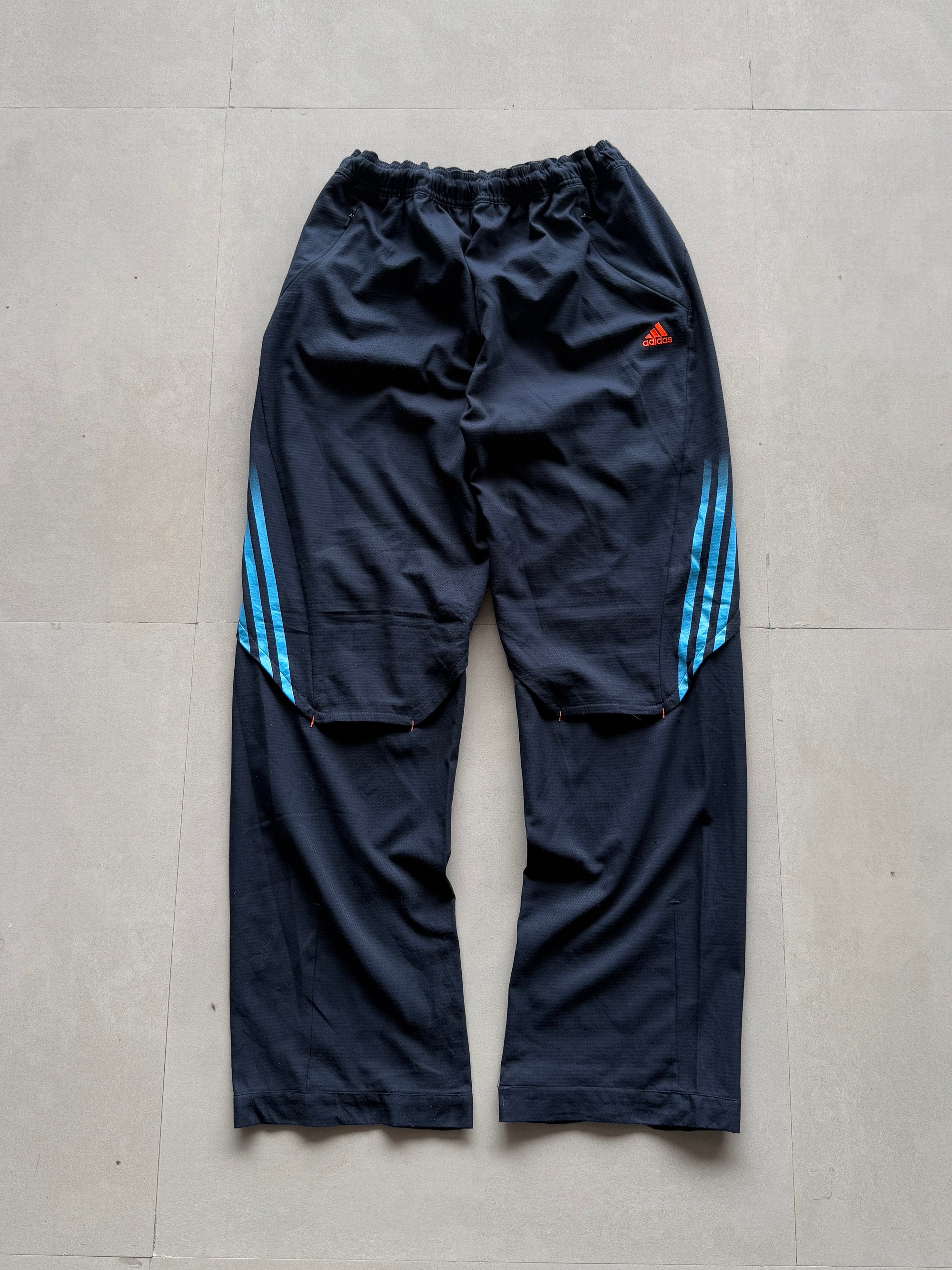 VINTAGE ADIDAS STRIPED TRACK - M