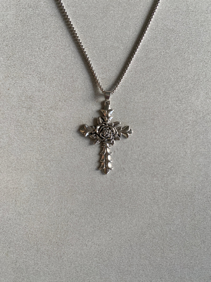 ROSE CROSS PENDANT CHAIN