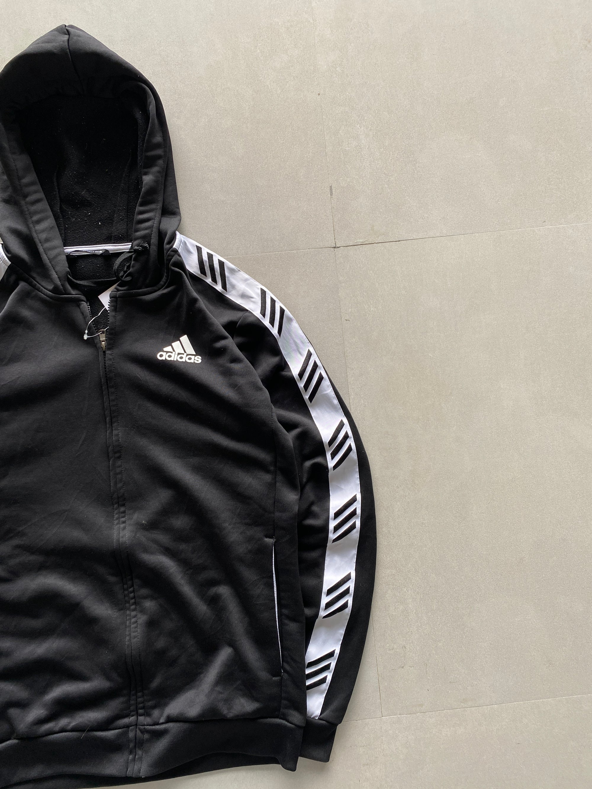 ADIDAS ZIPPER HOODIE - M