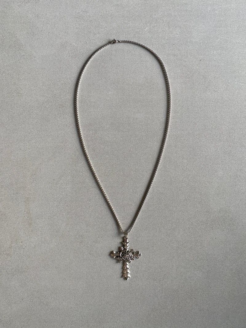 ROSE CROSS PENDANT CHAIN