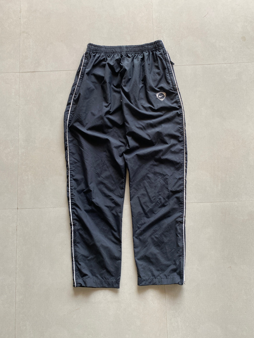 VINTAGE NIKE TRACK PANT - M