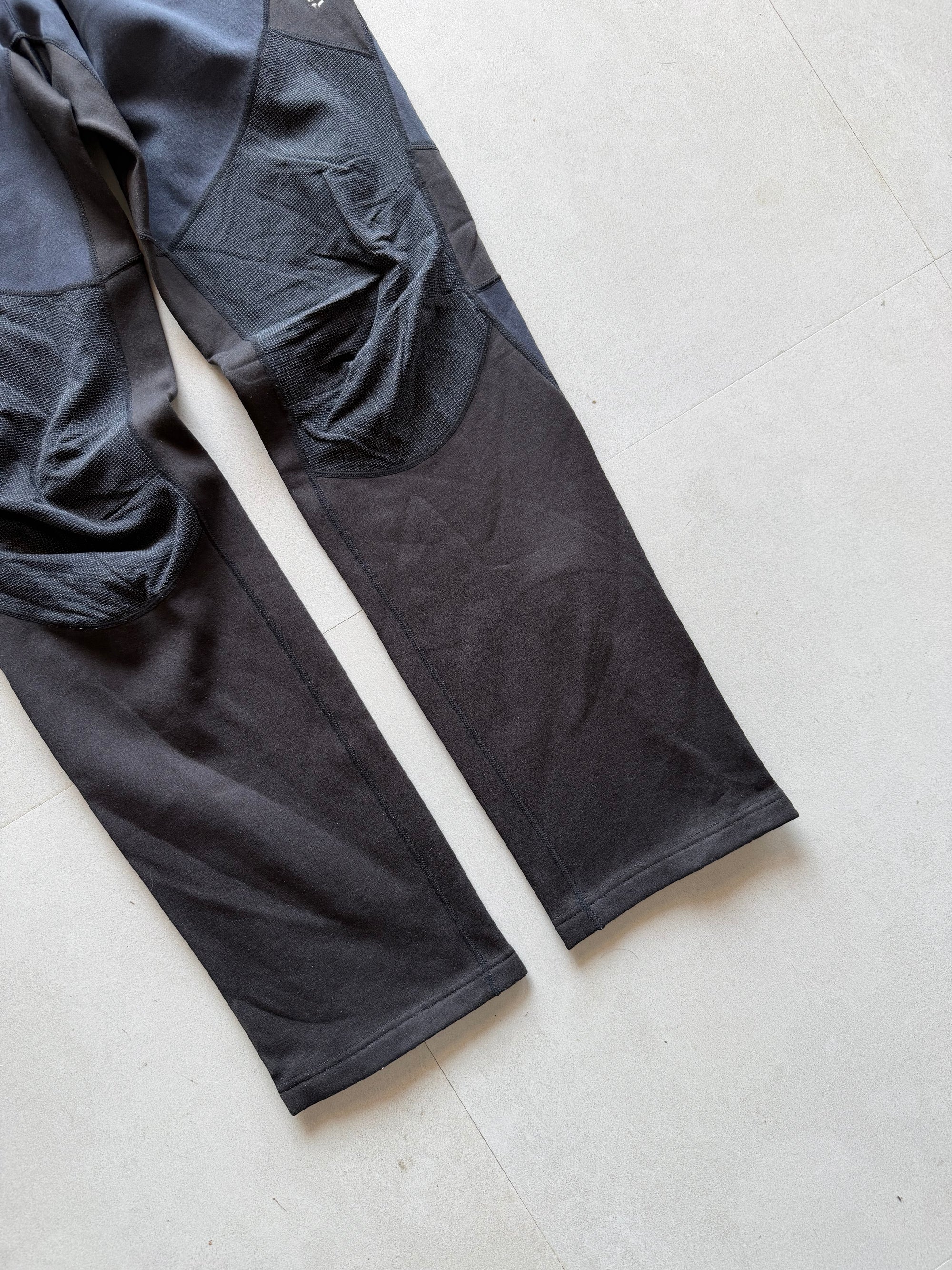 MOUNTAIN HARDWEAR HIKING PANT - M