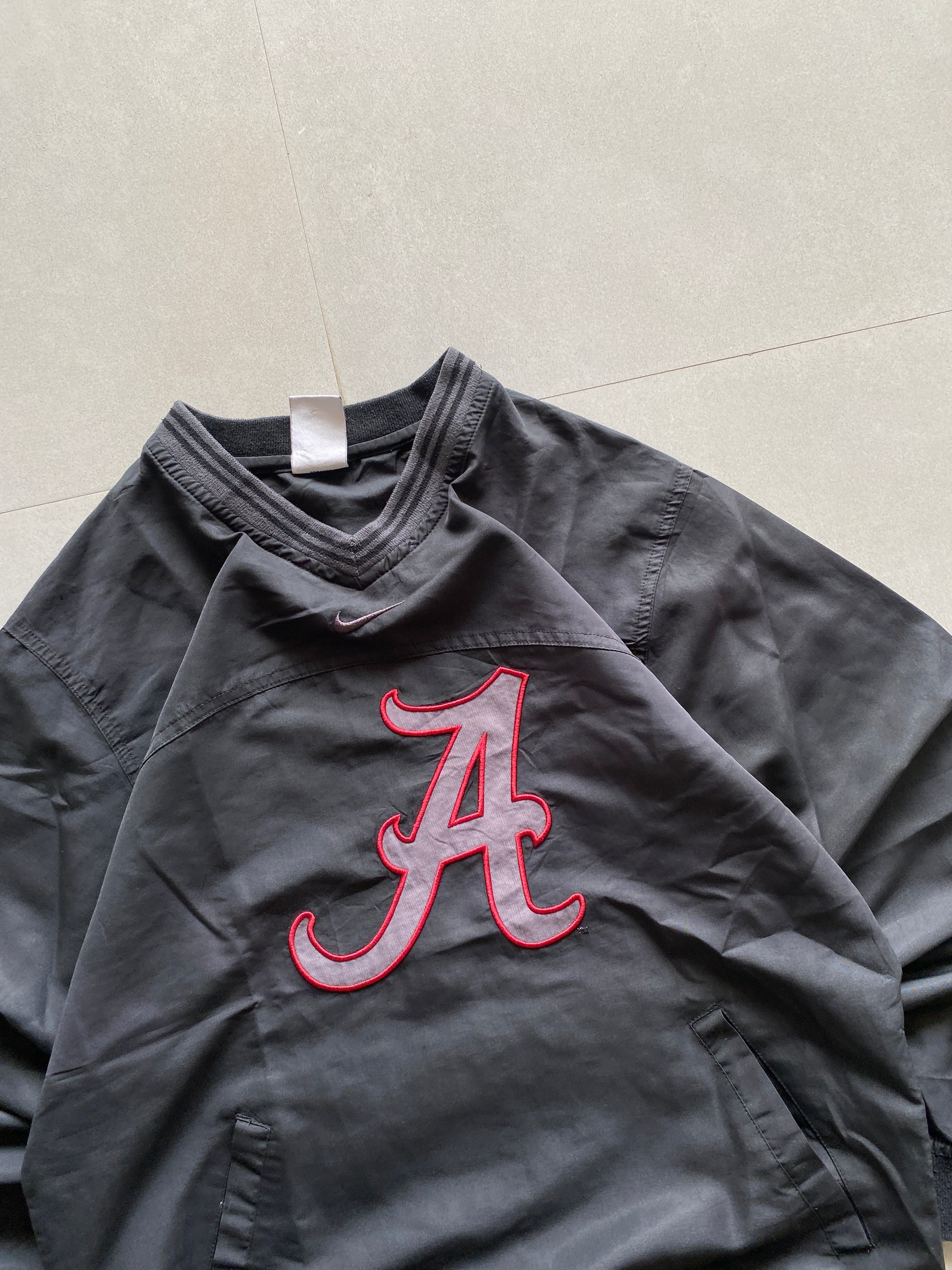 NIKE CENTER SWOOSH PULL OVER - S