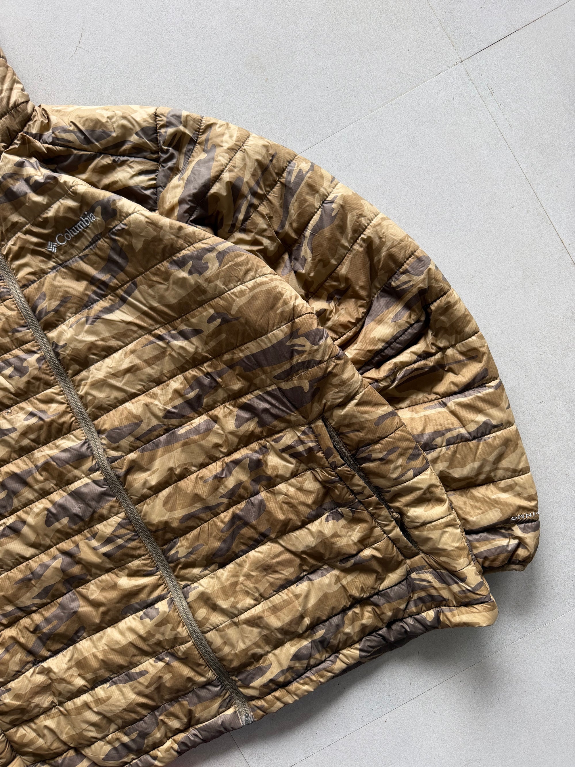 COLUMBIA CAMO HOODED PUFFER JACKET - XL