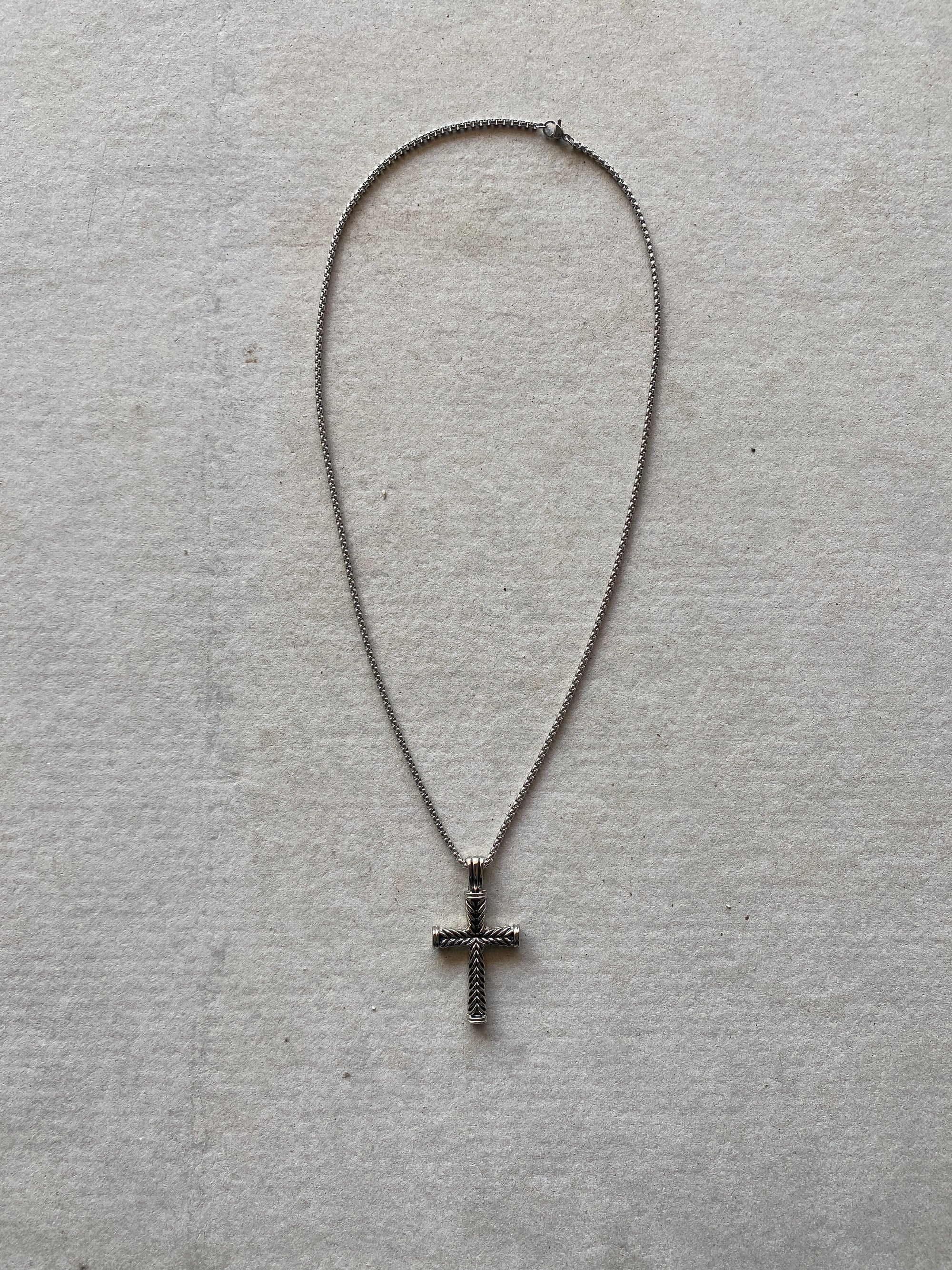 CROSS PENDANT CHAIN