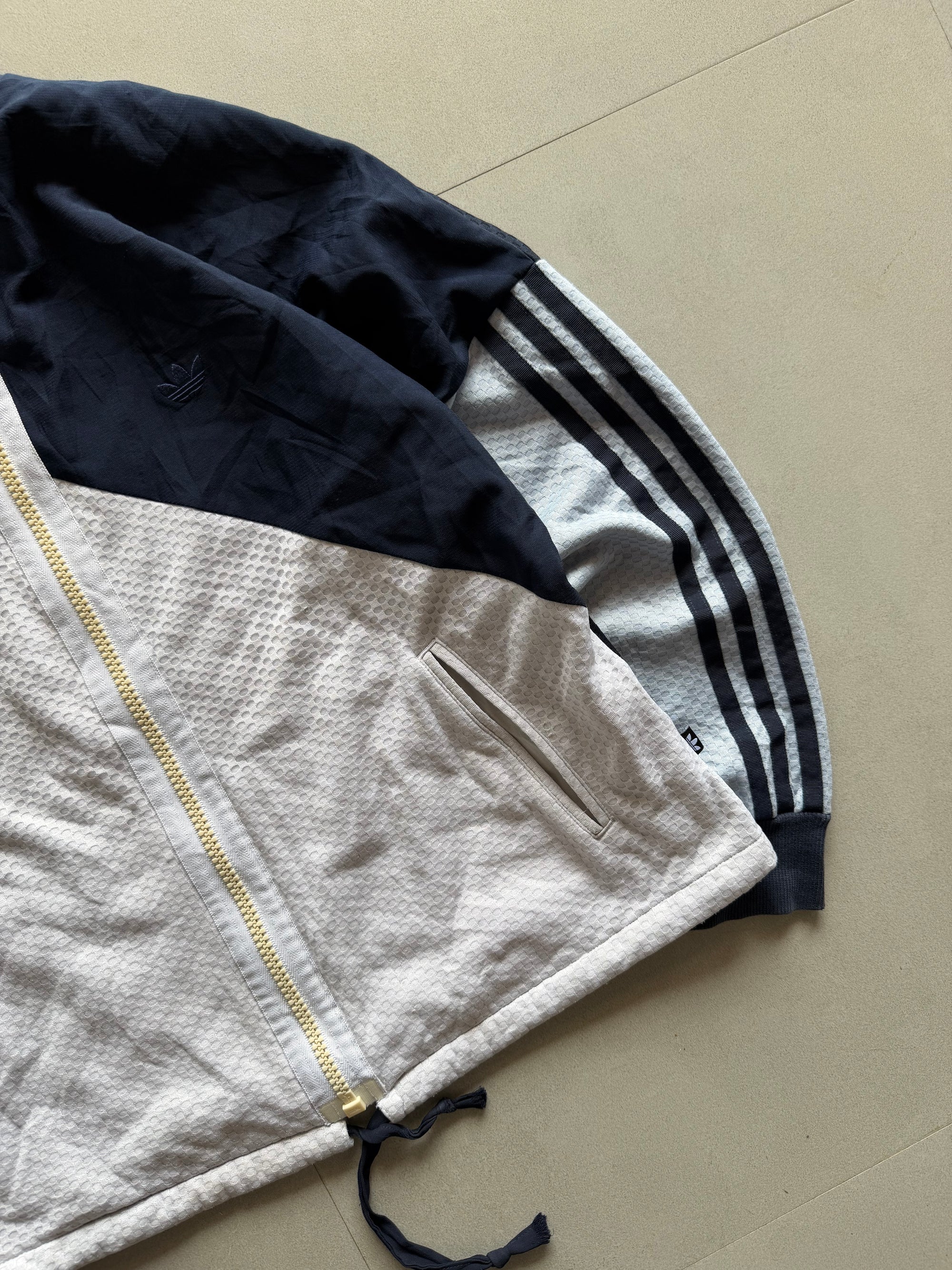 ADIDAS ORGINALS STRIPED JACKET - M