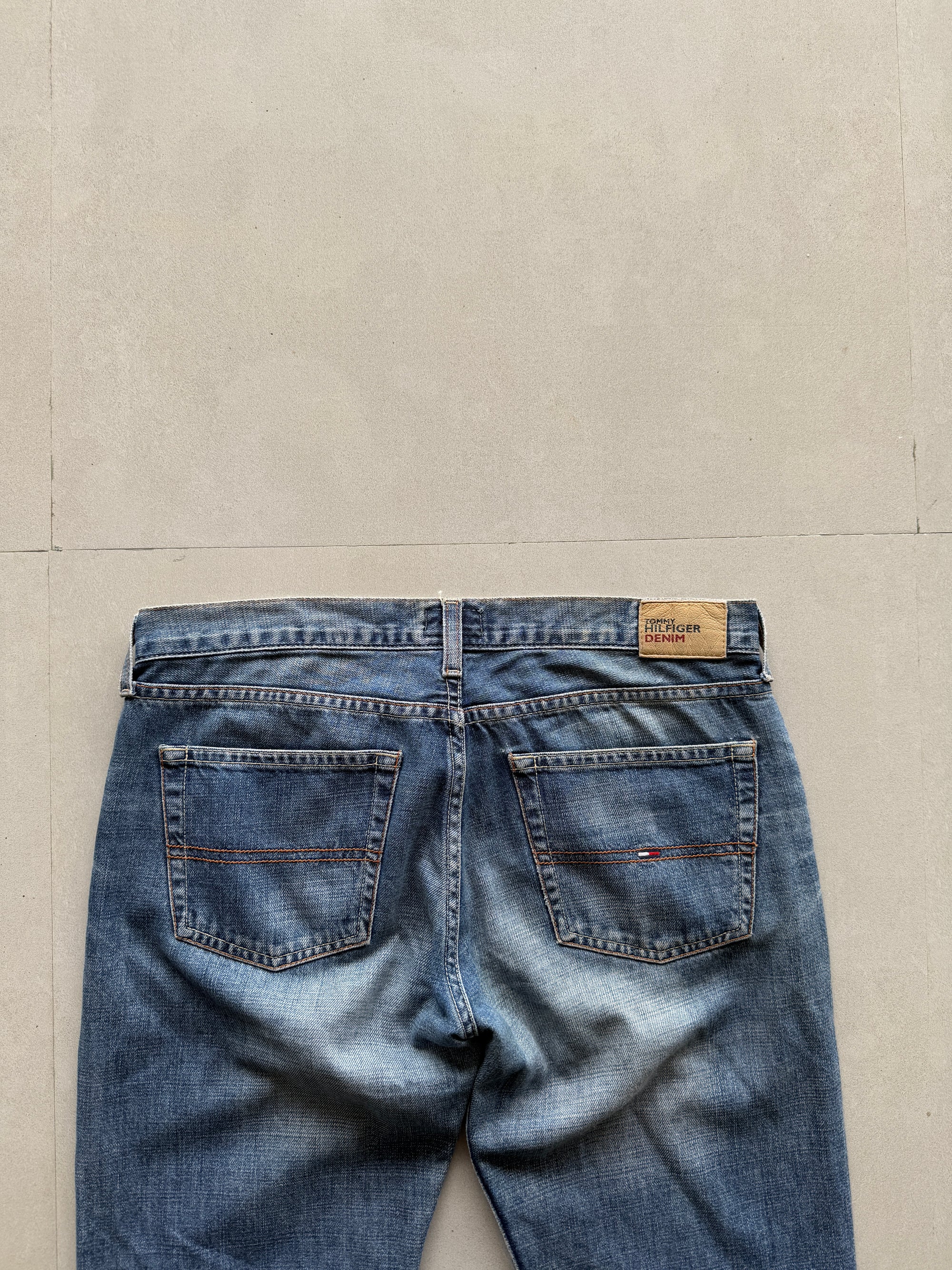 TOMMY HILFIGER BOOT CUT DENIM - M