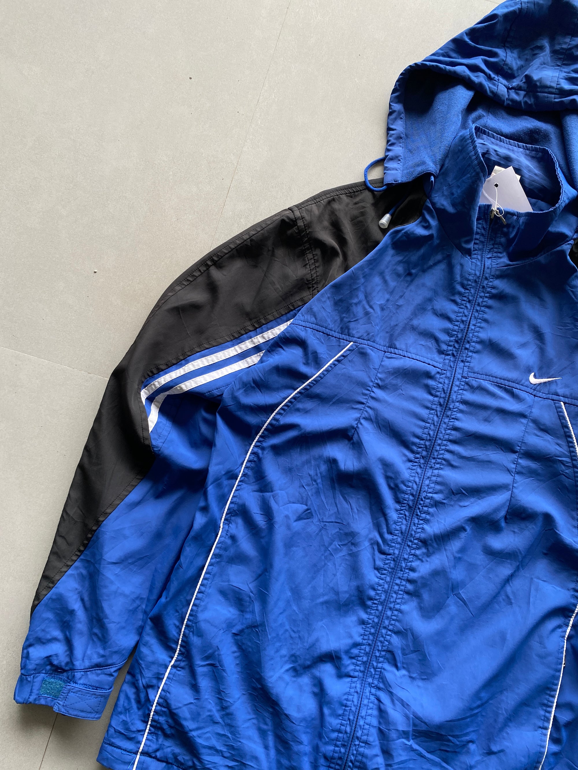 VINTAGE NIKE JACKET - M
