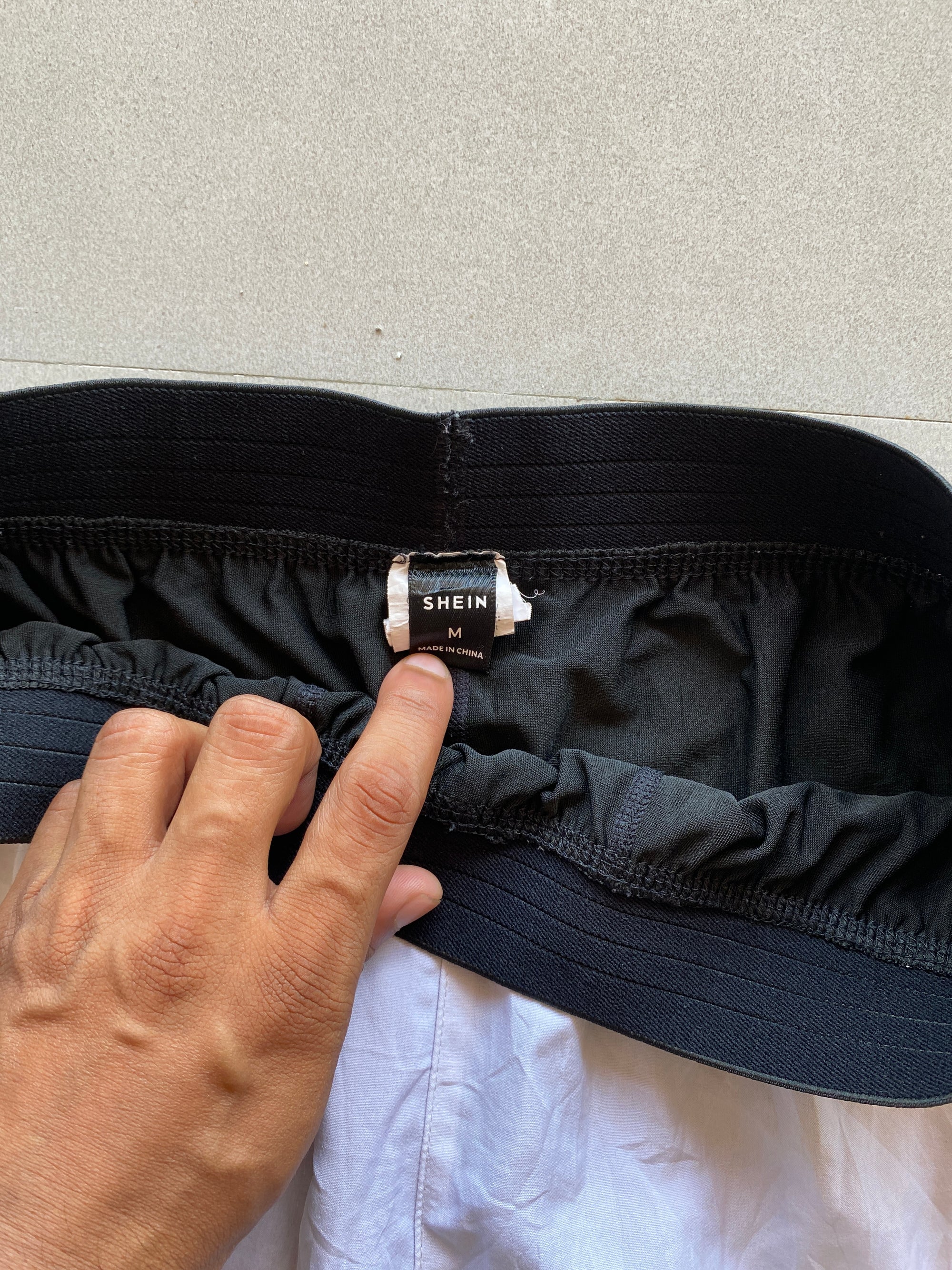 SHORTS - M