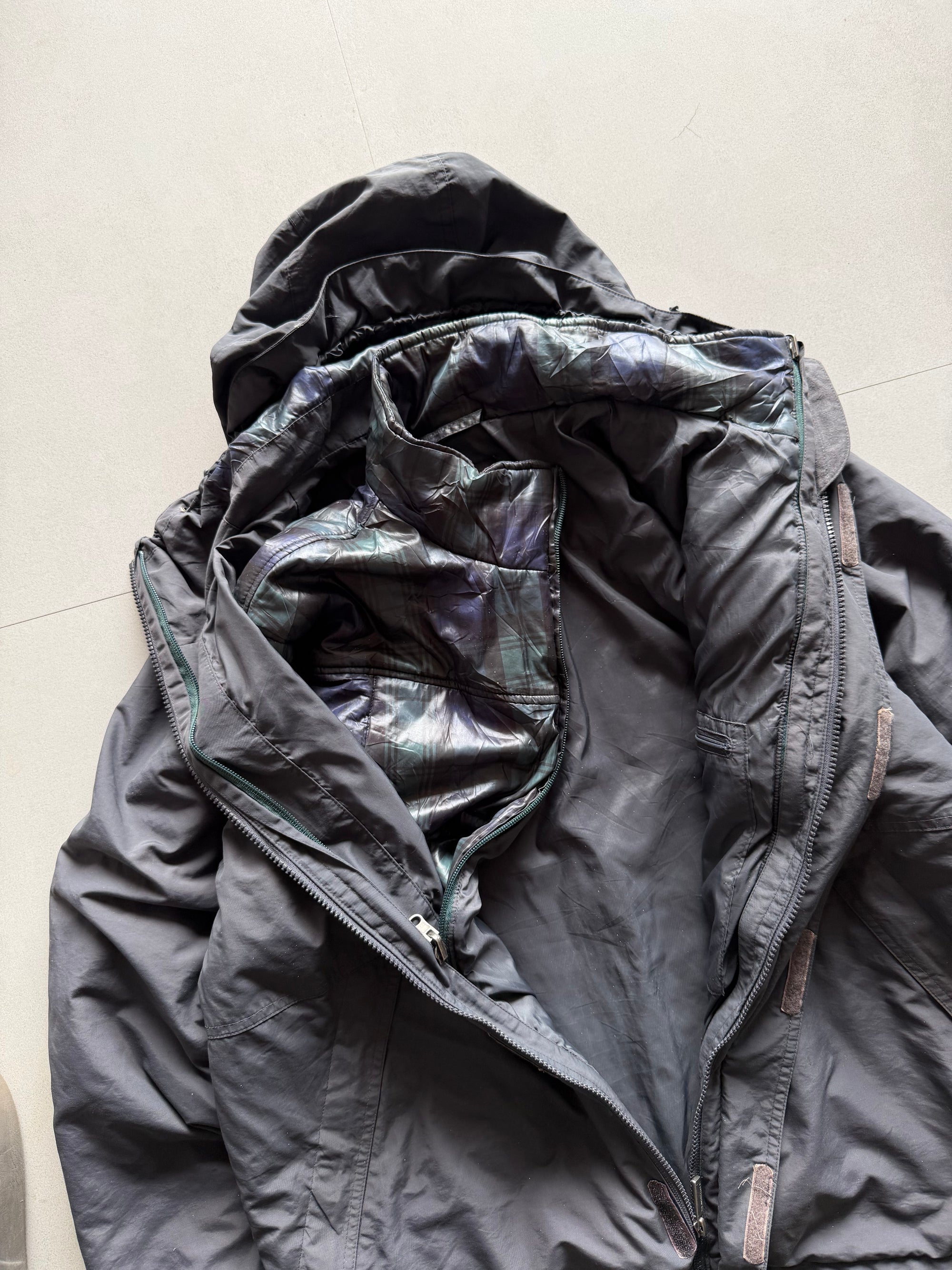 THE NORTH FACE 2 IN 1 JACKET - L