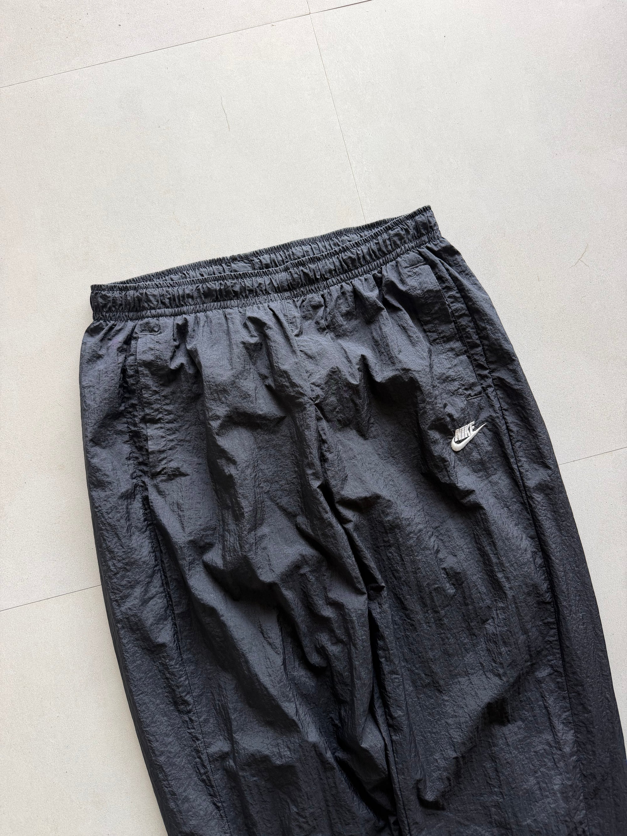 VINTAGE NIKE JOGGER TRACK PANT TP230 - M