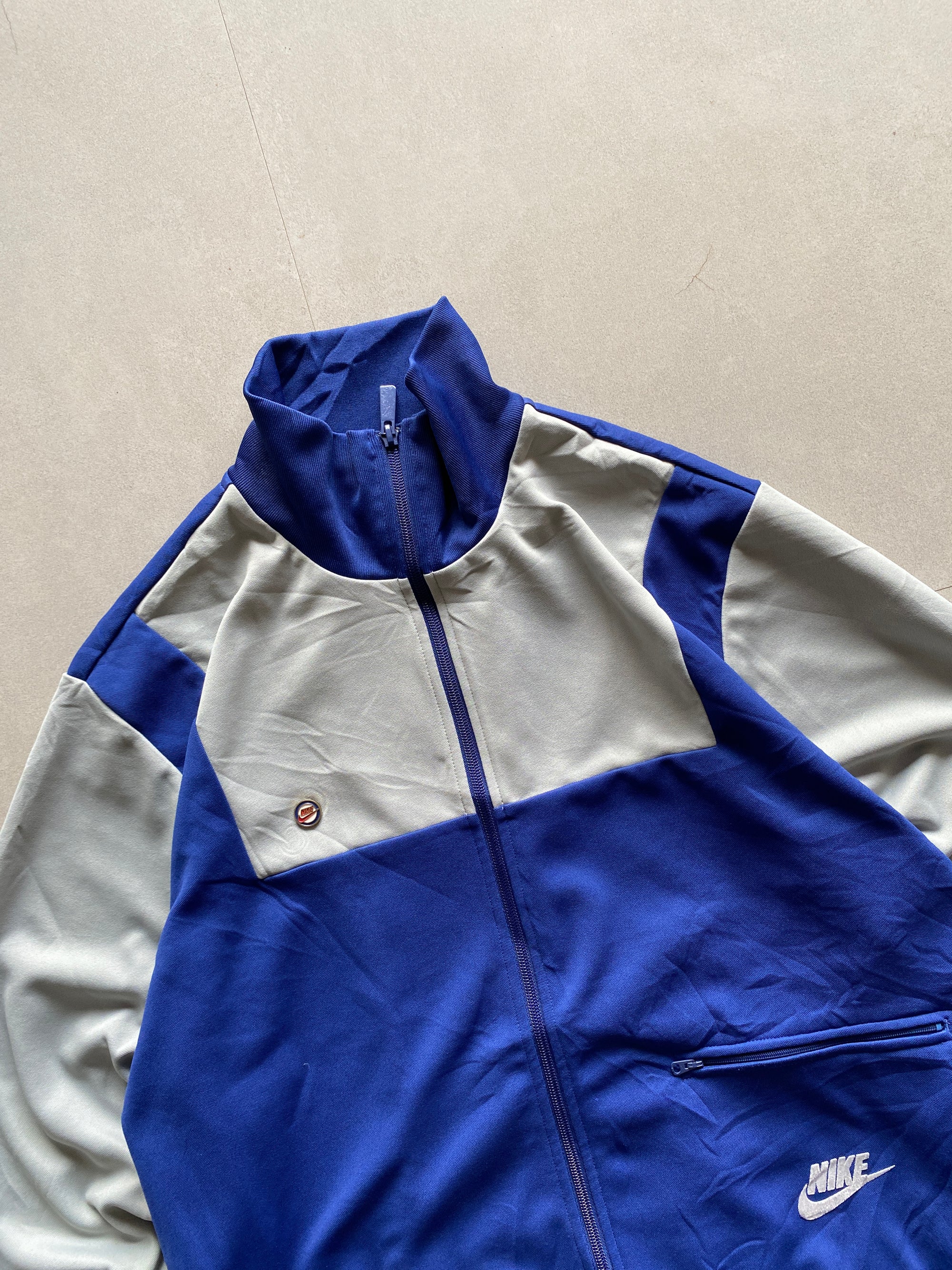 VINTAGE NIKE JACKET - L