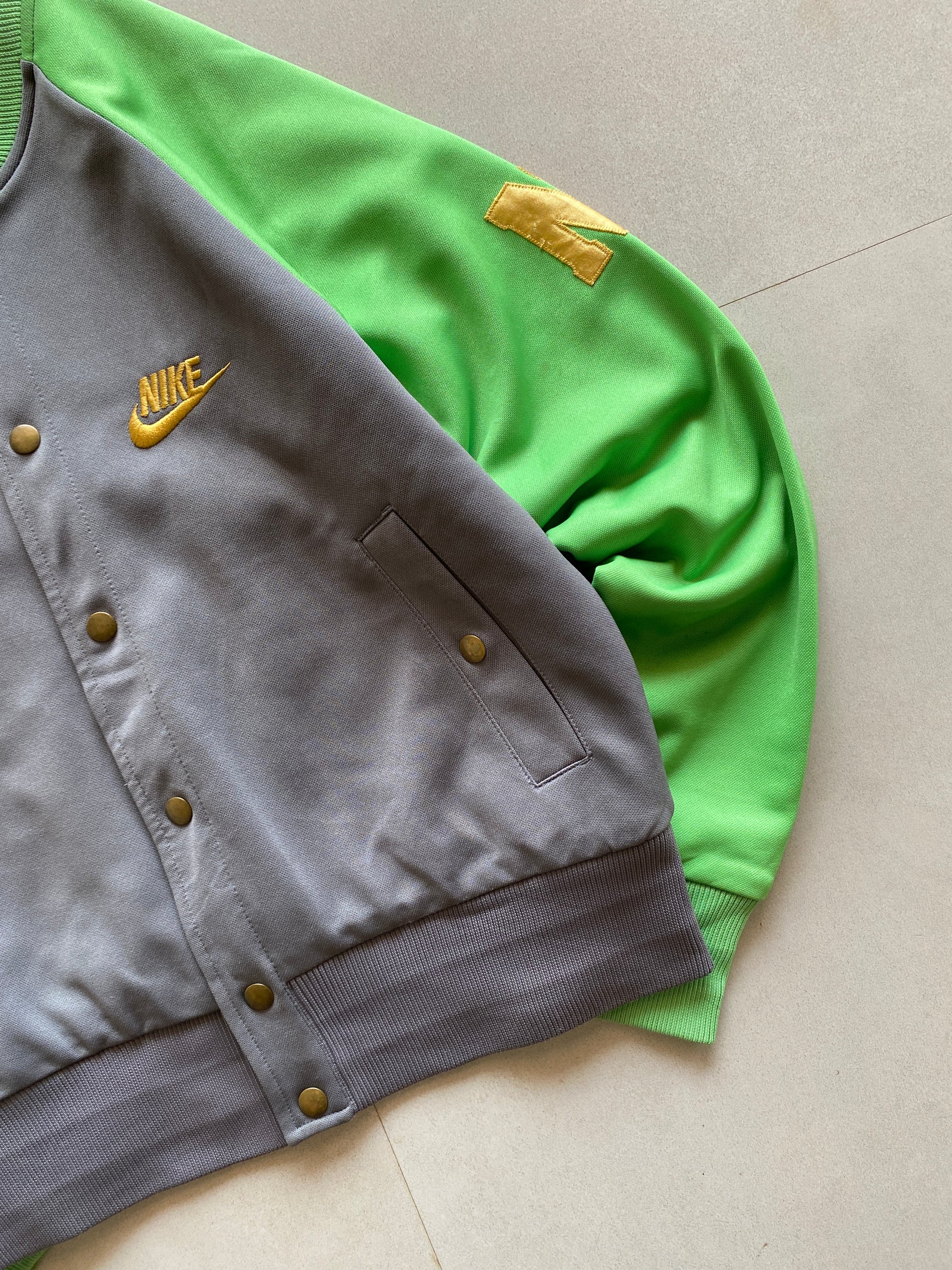 NIKE AIR VARSITY JACKET - YL