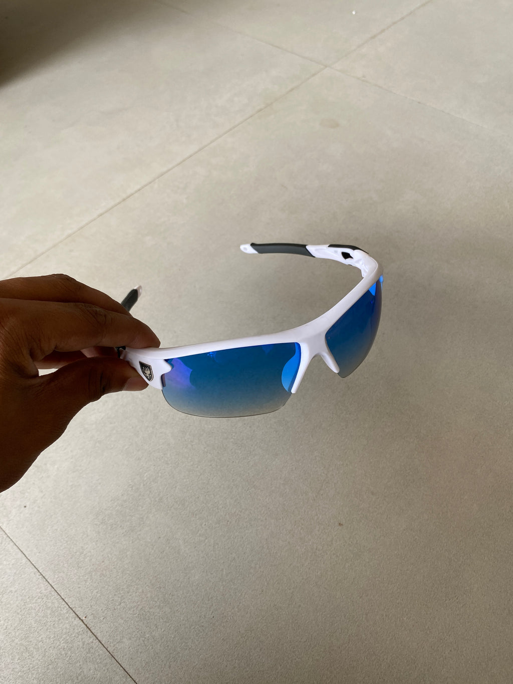 UV PROTECTED SPORTS SUNGLASSES