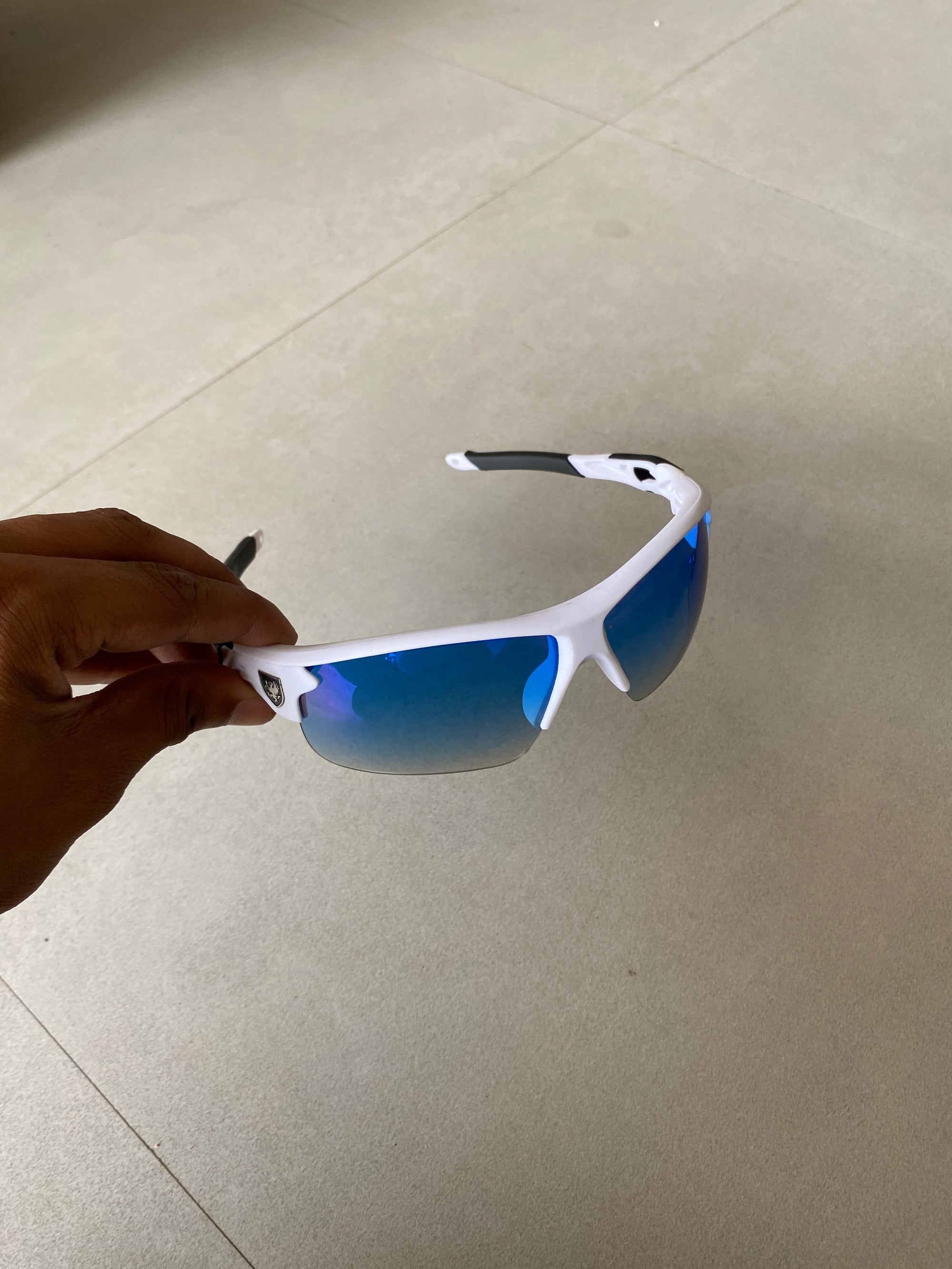 UV PROTECTED SPORTS SUNGLASSES
