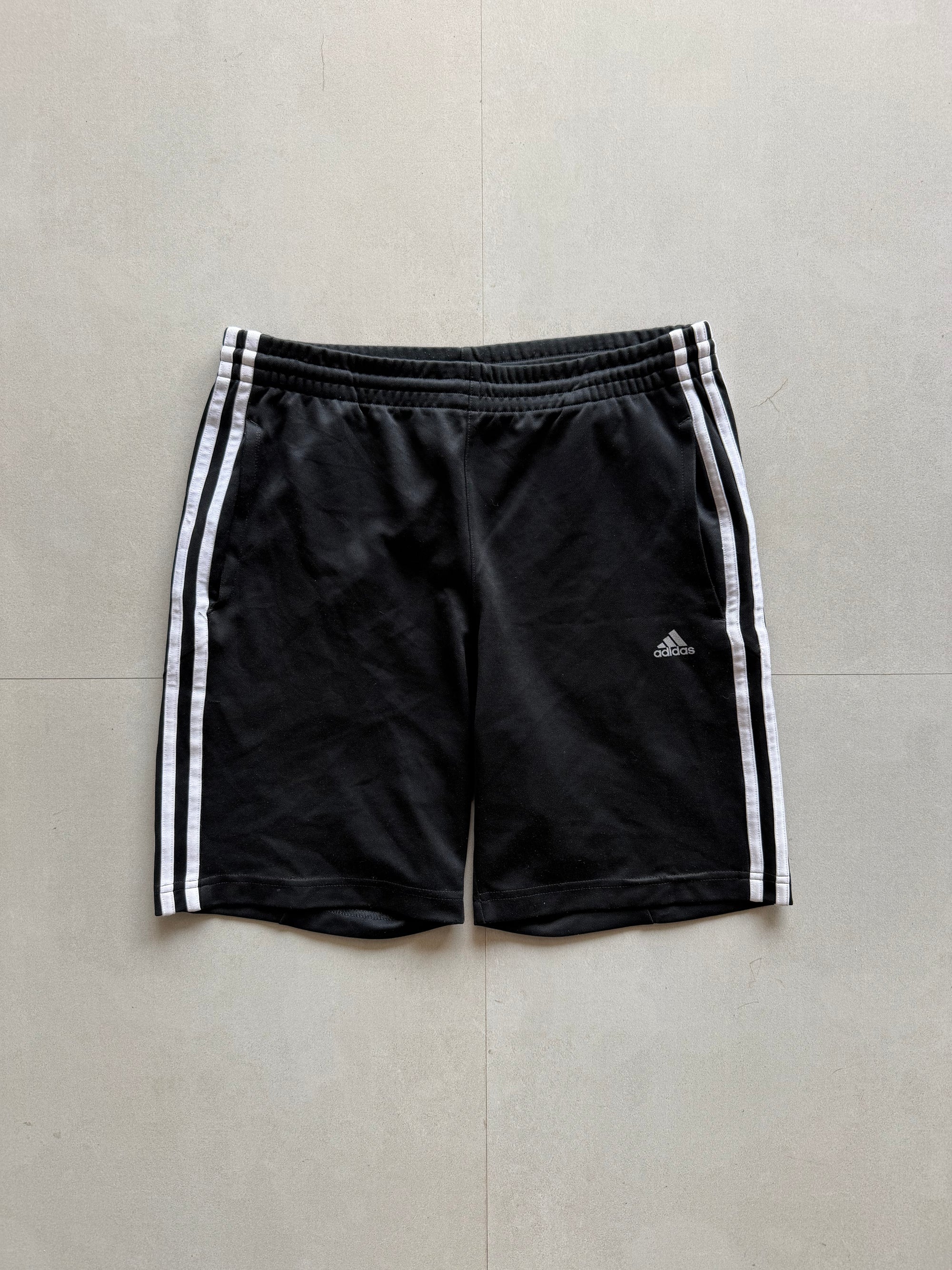 ADIDAS STRIPED SHORTS - M