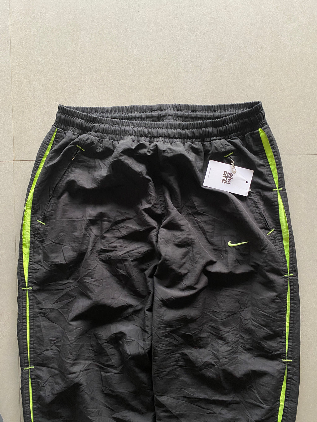 VINTAGE NIKE BAGGY TRACK PANT - M