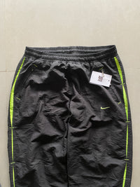 VINTAGE NIKE BAGGY TRACK PANT - M