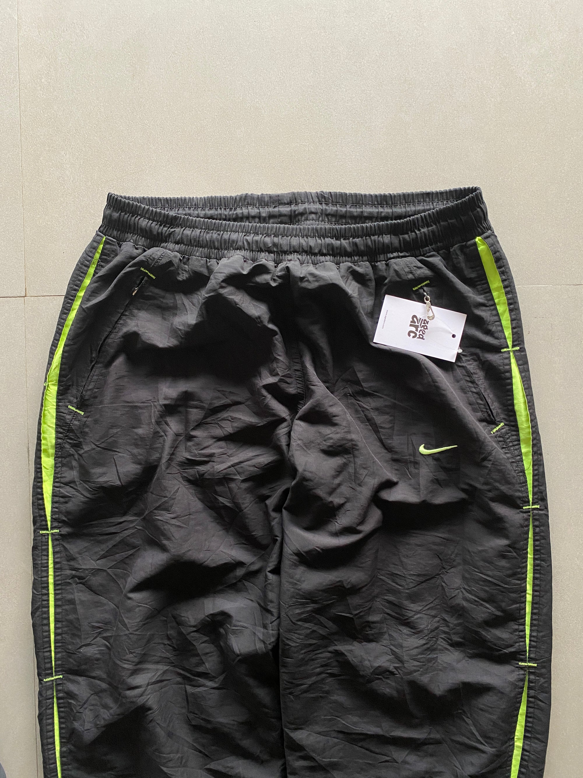 VINTAGE NIKE BAGGY TRACK PANT - M