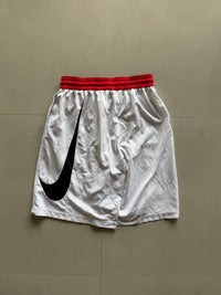 NIKE BIG SWOOSH SHORTS - M