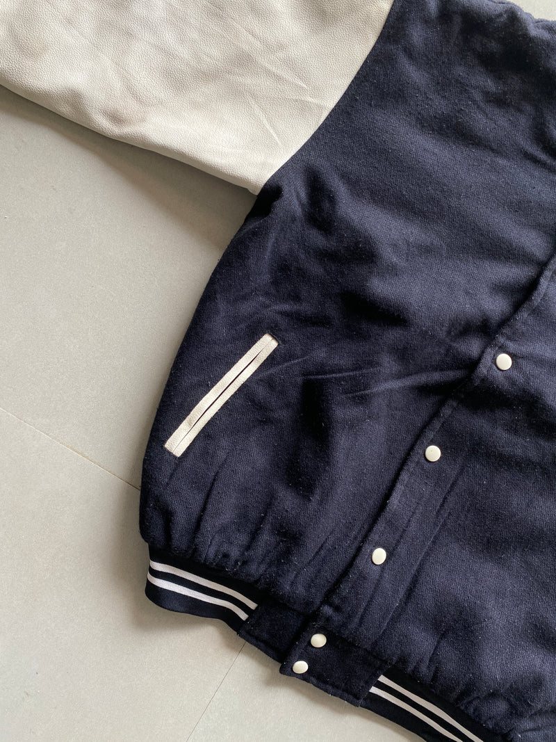 VARSITY JACKET - XL