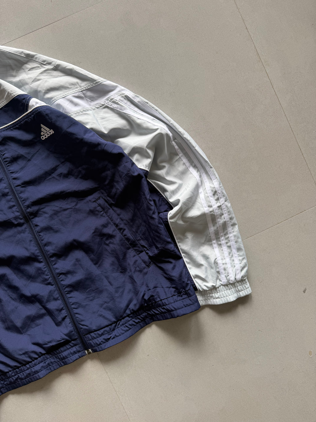 ADIDAS STRIPED JACKET - M