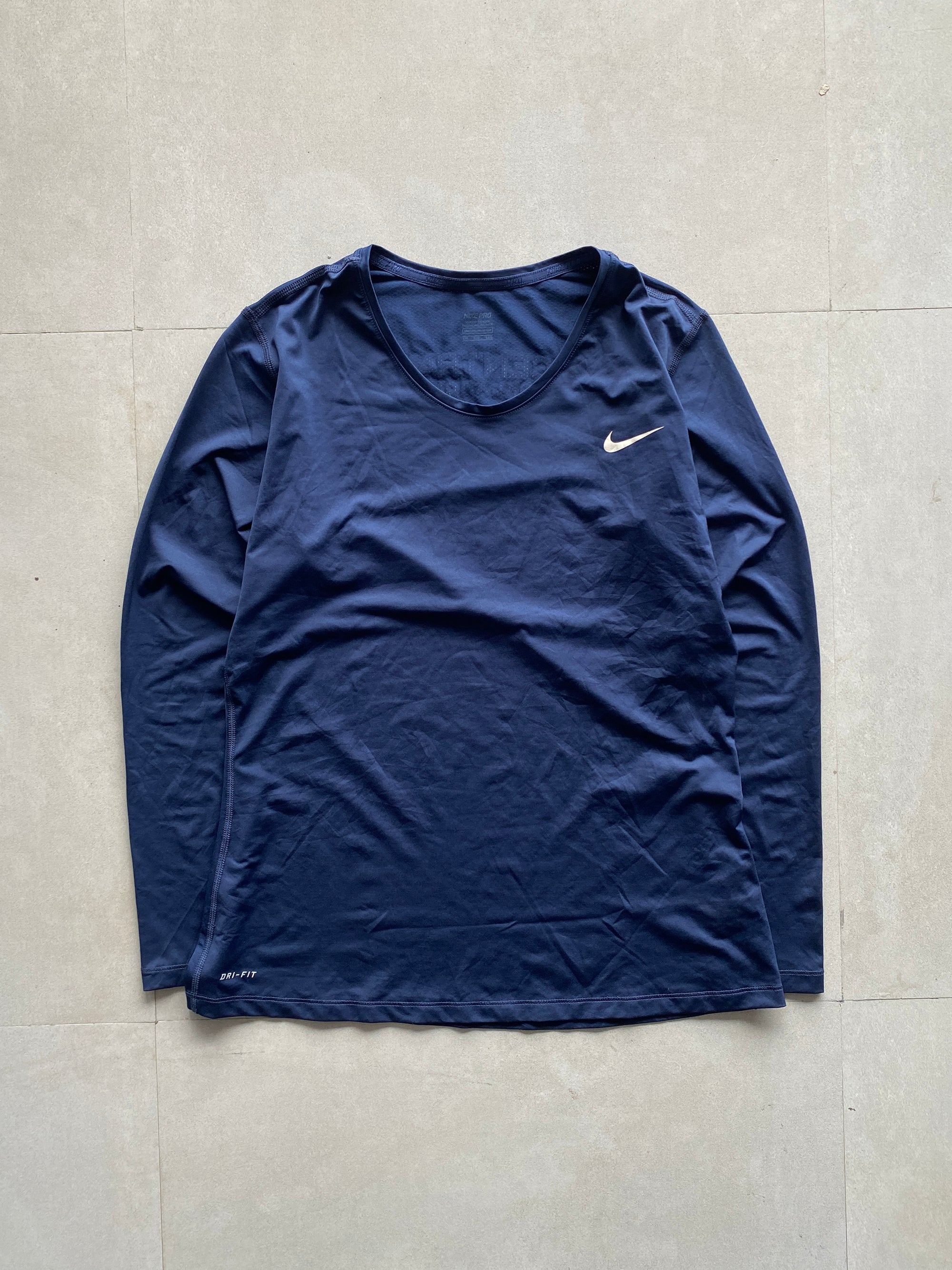 NIKE DRI-FIT TEE - S
