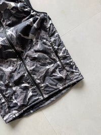 THE NORTH FACE CAMO SLEEVLESS PUFFER JACKET - S