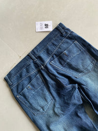 DIESEL INDUSTRY STRAIGHT FIT DENIM - M