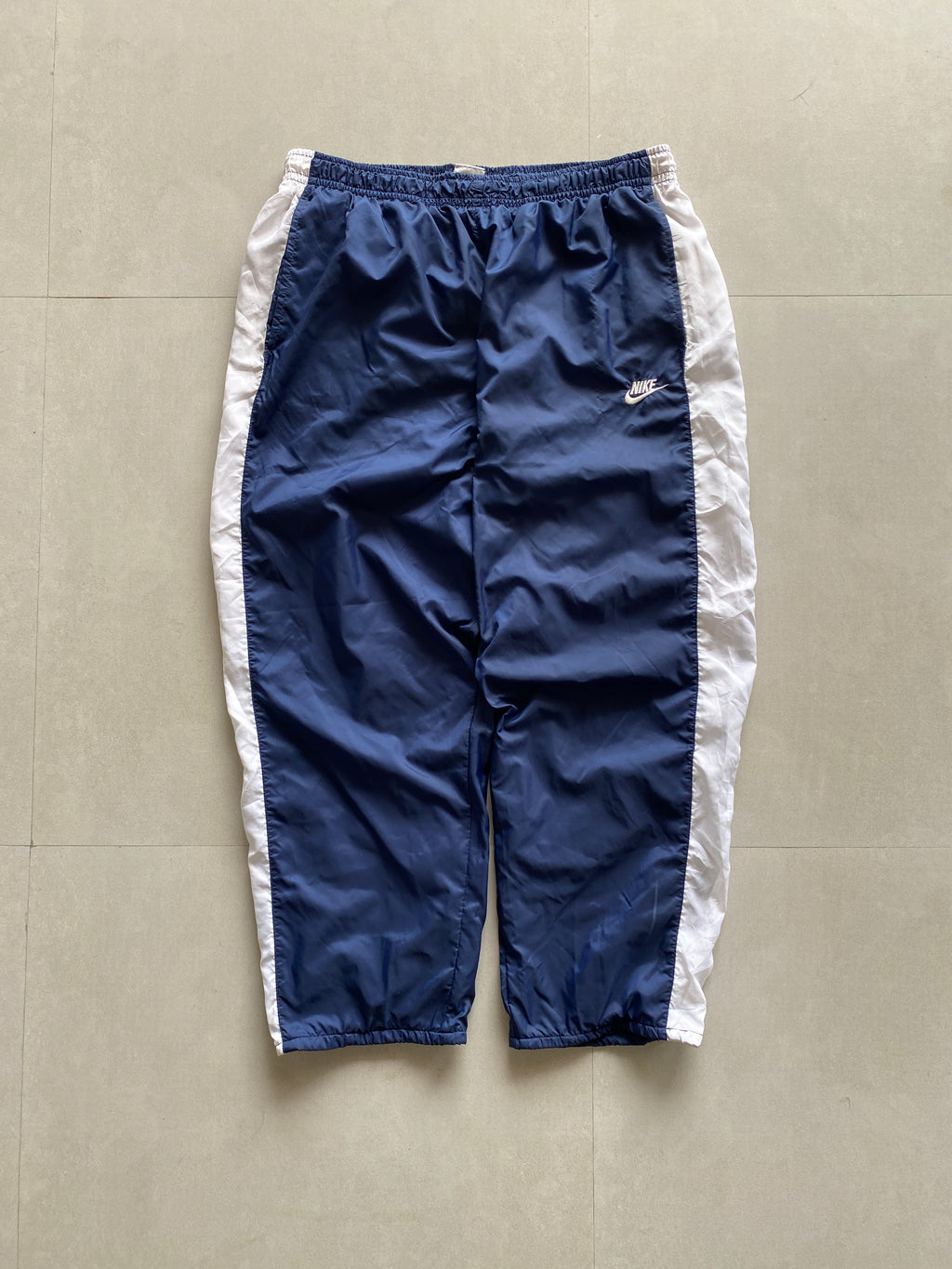 VINTAGE NIKE TRACK PANT - M