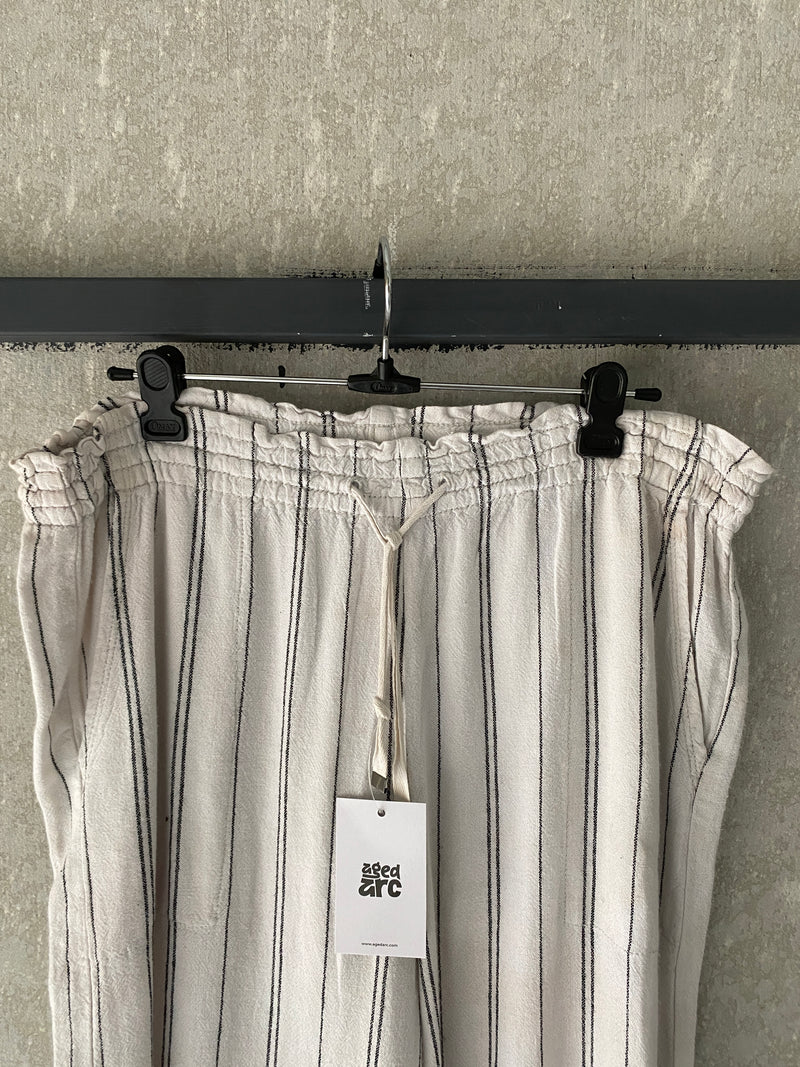 TIME AND TRU STRIPED LINEN PANT - M