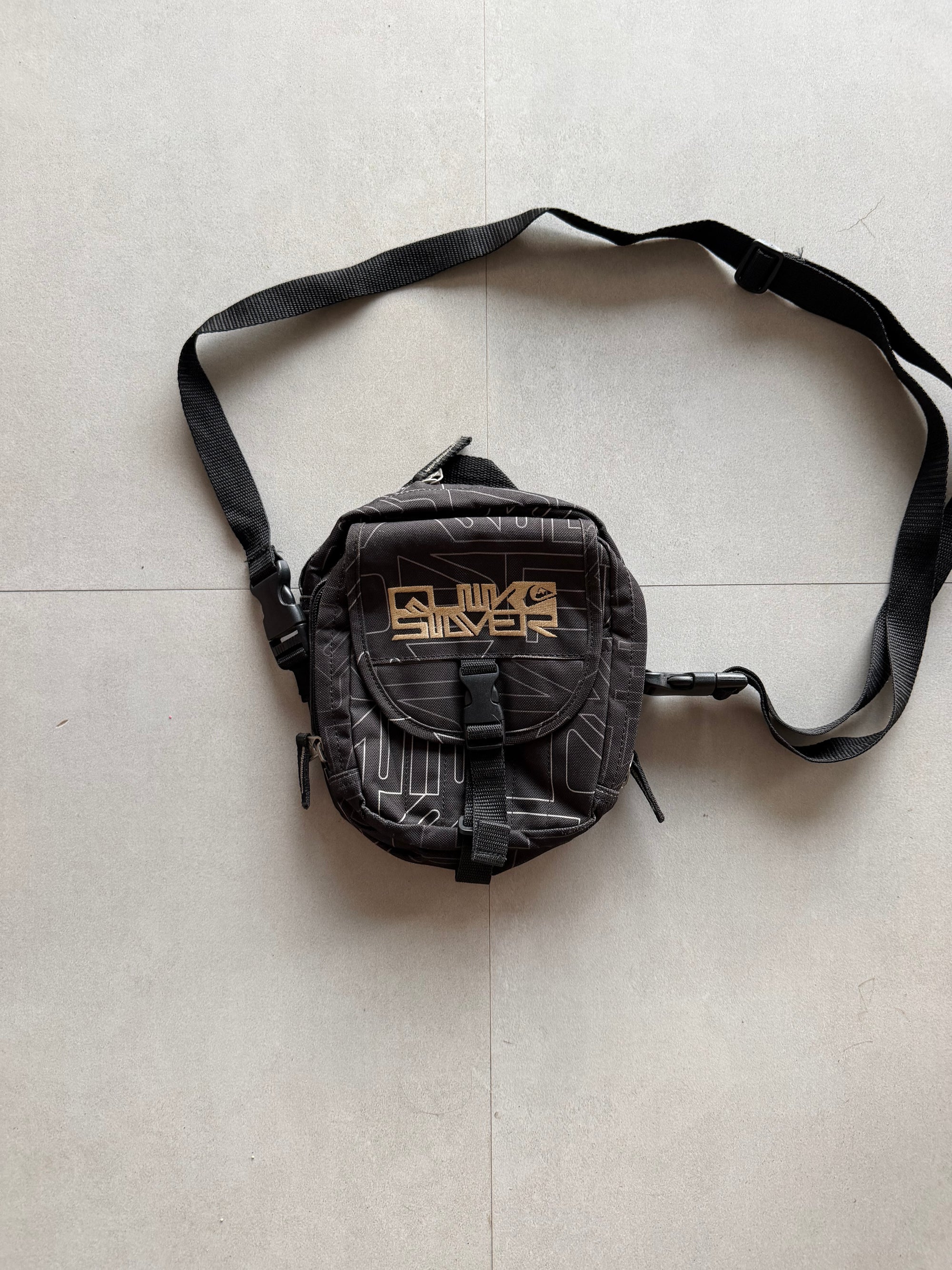QUIK SILVER SLING BAG