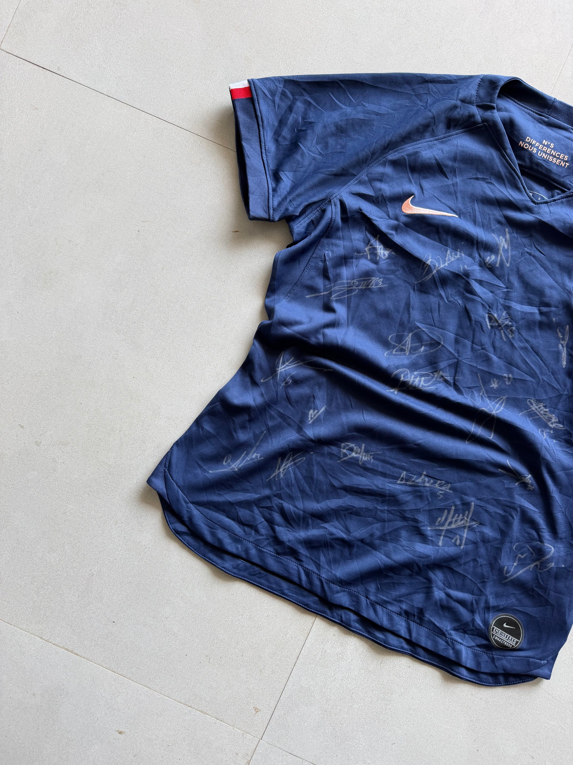 2019 NIKE FRANCE SIGNED JERSEY - S