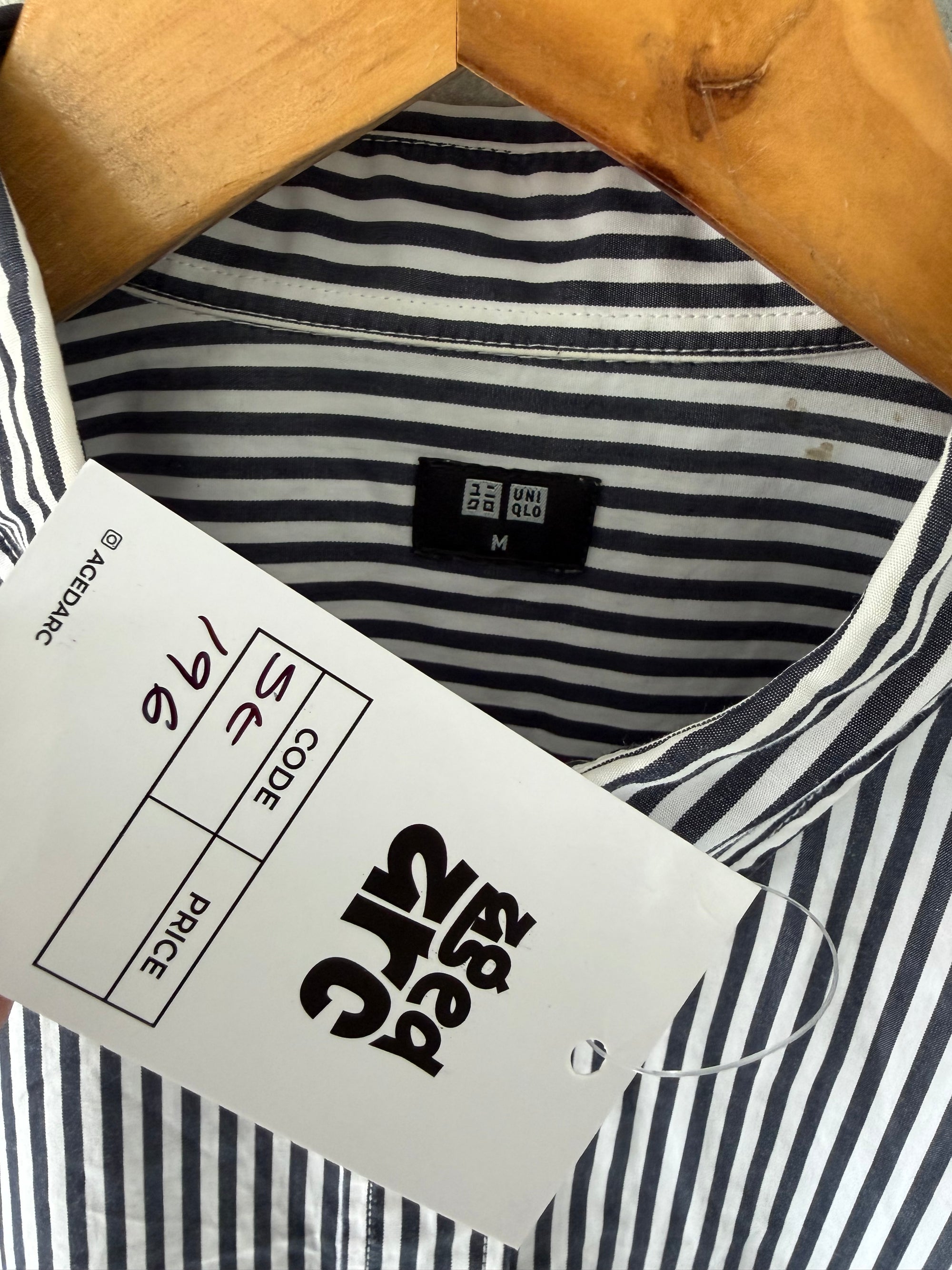 UNIQLO STRIPED SHIRT ST196 - XS