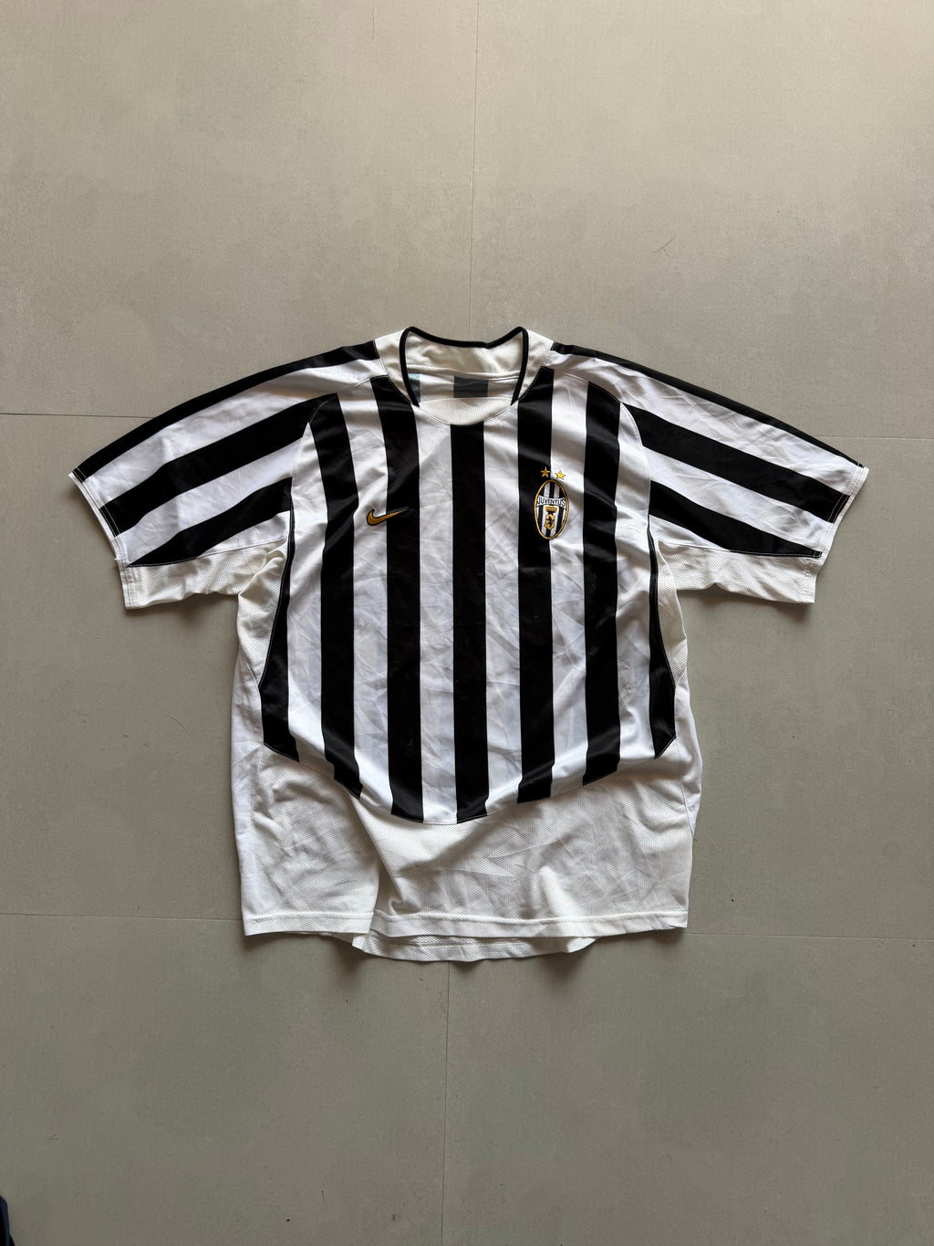2003 NIKE JUVENTUS JERSEY - M