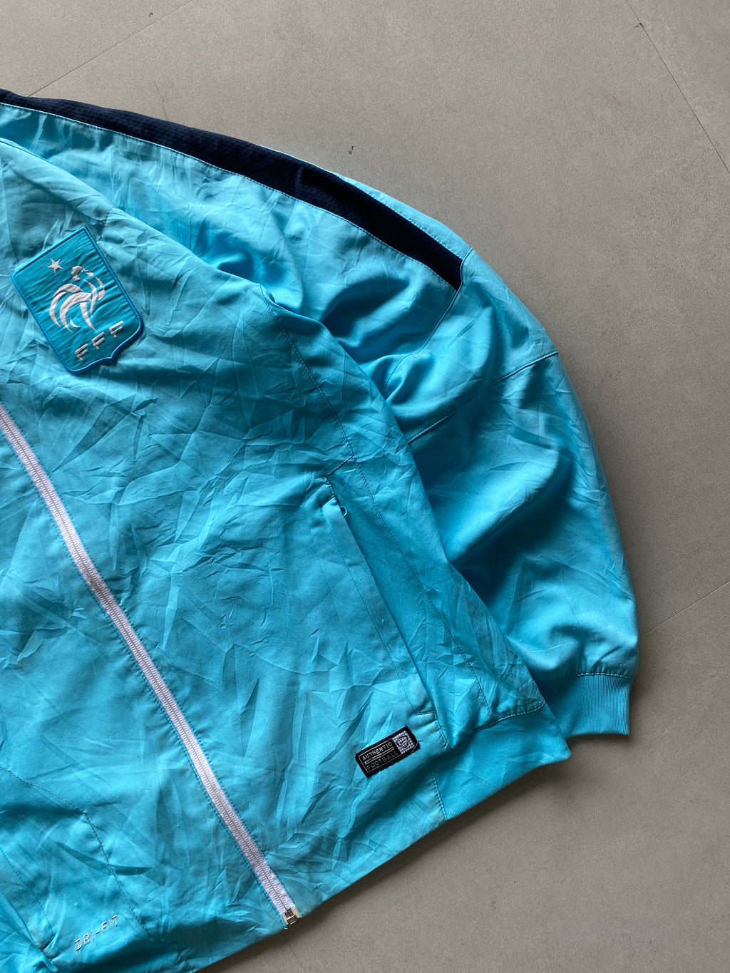 VINTAGE NIKE FRANCE JACKET - M